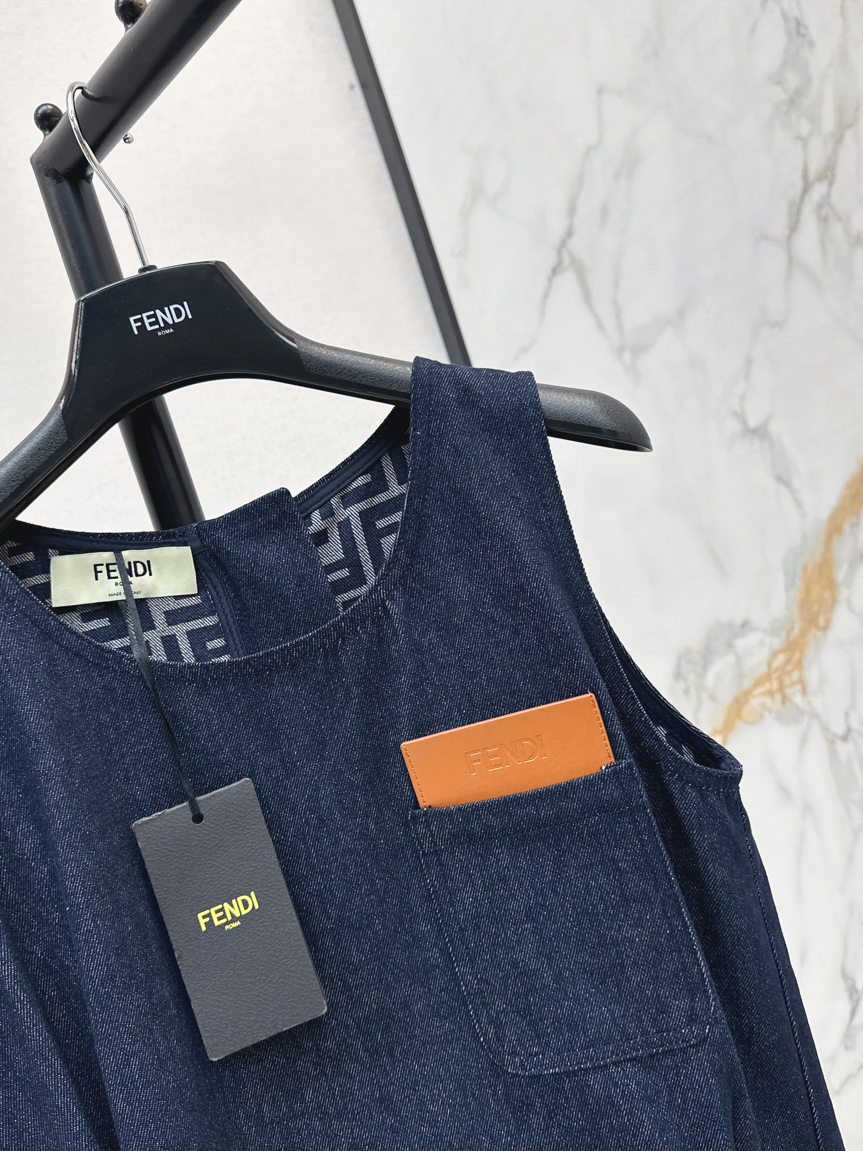 Fen 26ss sleevelesss dress