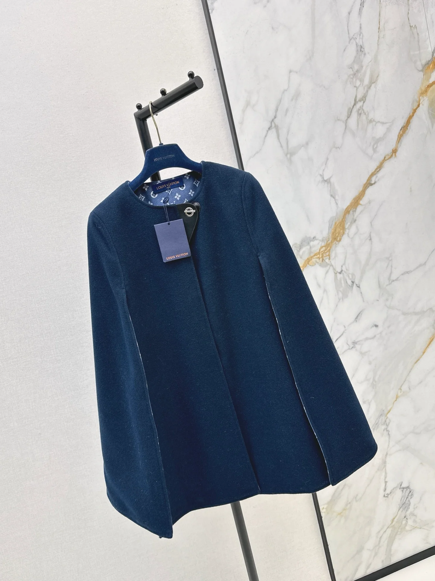 Louis 25fw cape coats