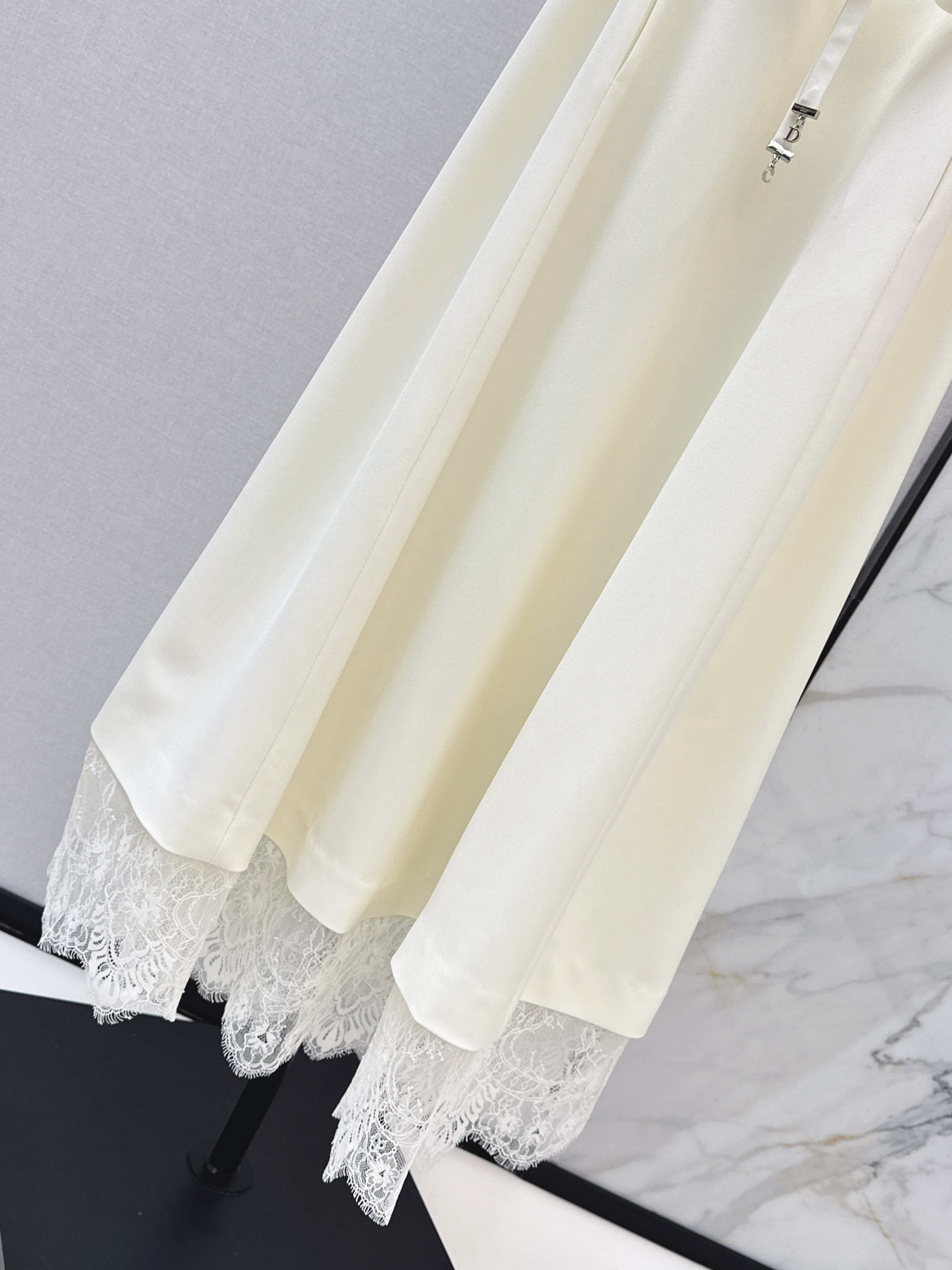 CD 26ss lace contract slip dress