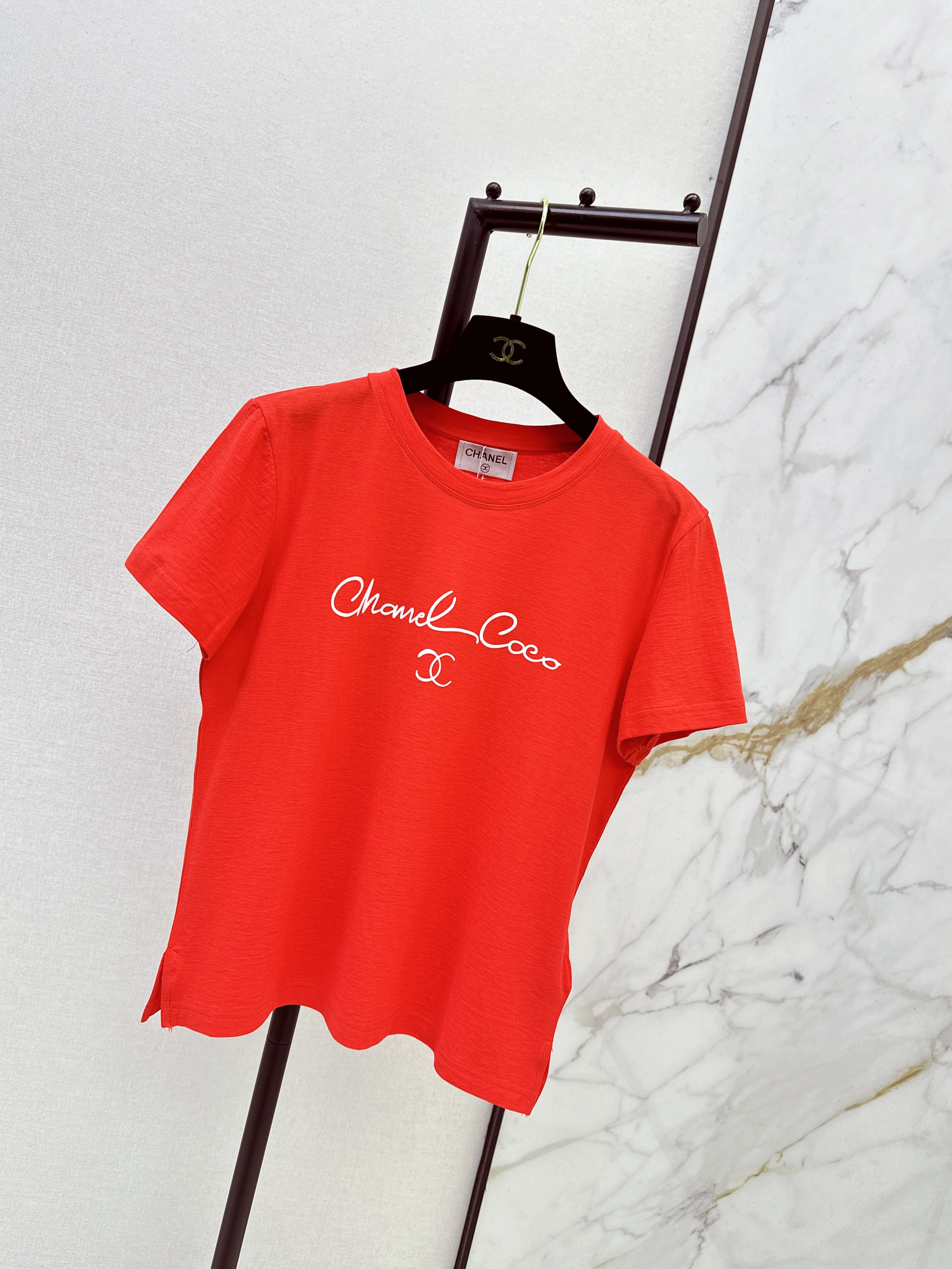 Chan 26ss contrast lettering t-shirt