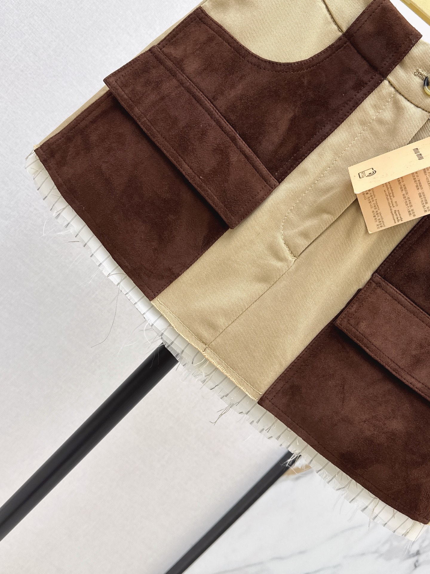 Miu 26ss contract suede mini skirt