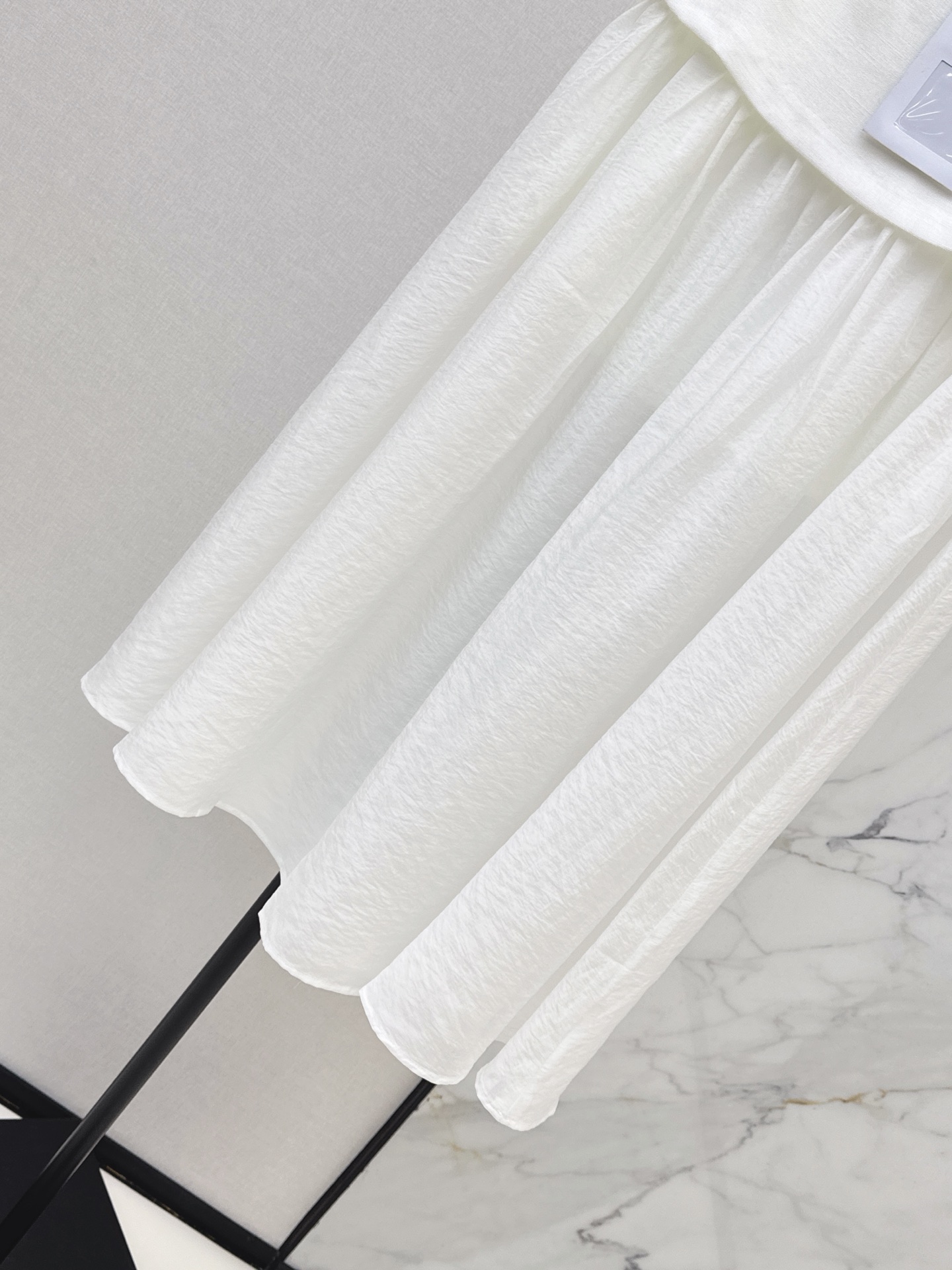 Chan 26ss contract mesh skirt
