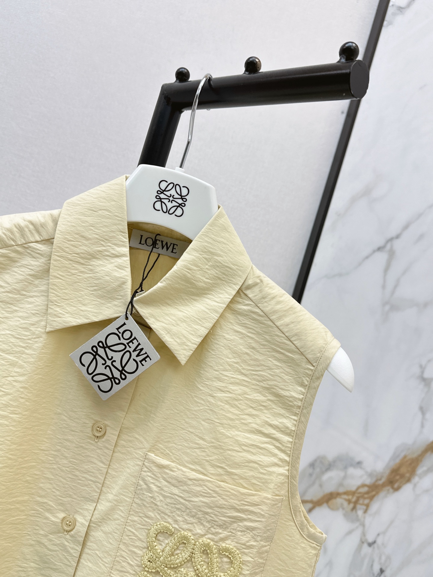 Loe 26ss sleeveless embroidery shirt
