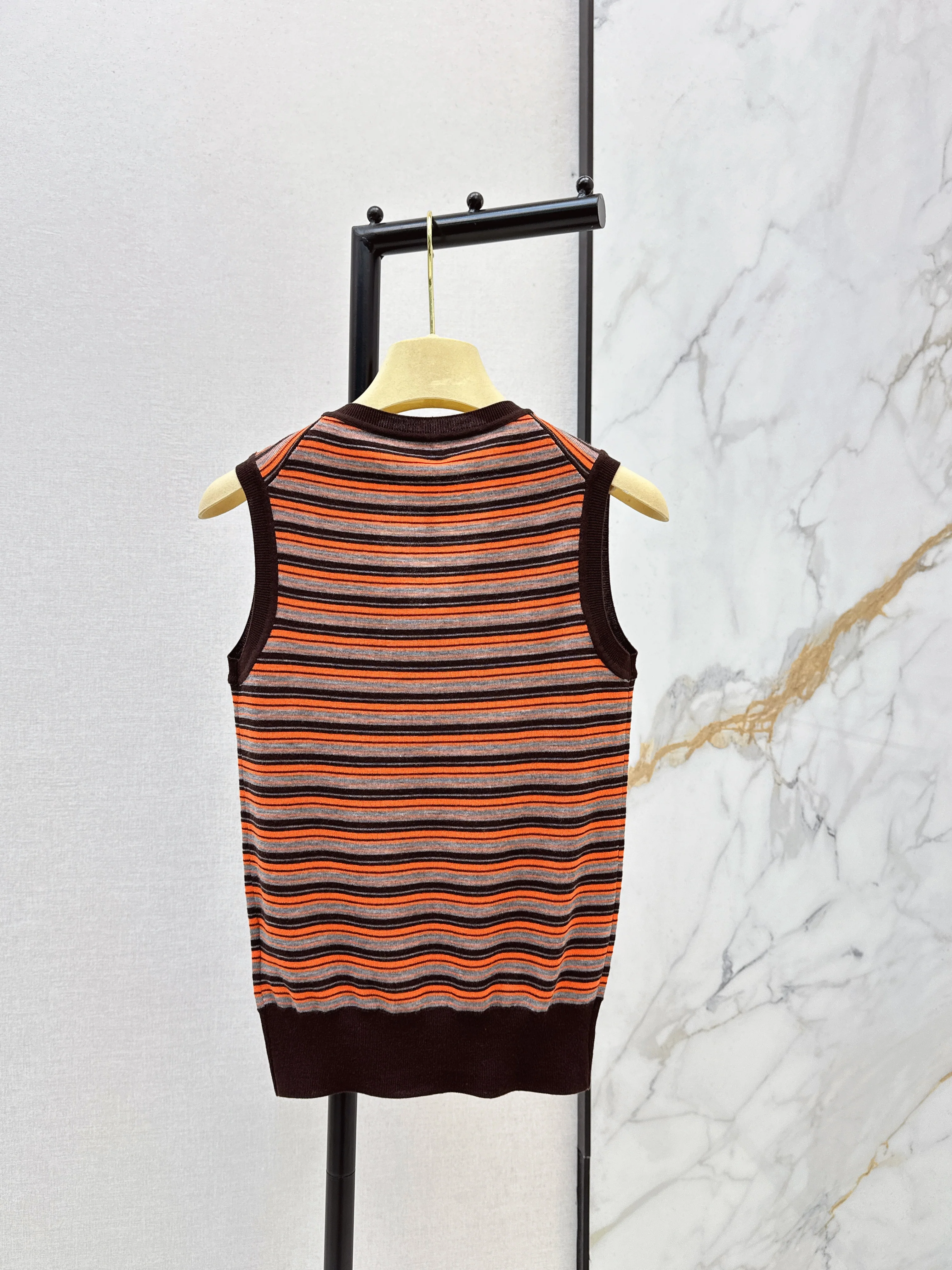 Miu 26ss stripe sleeveless knitted vest