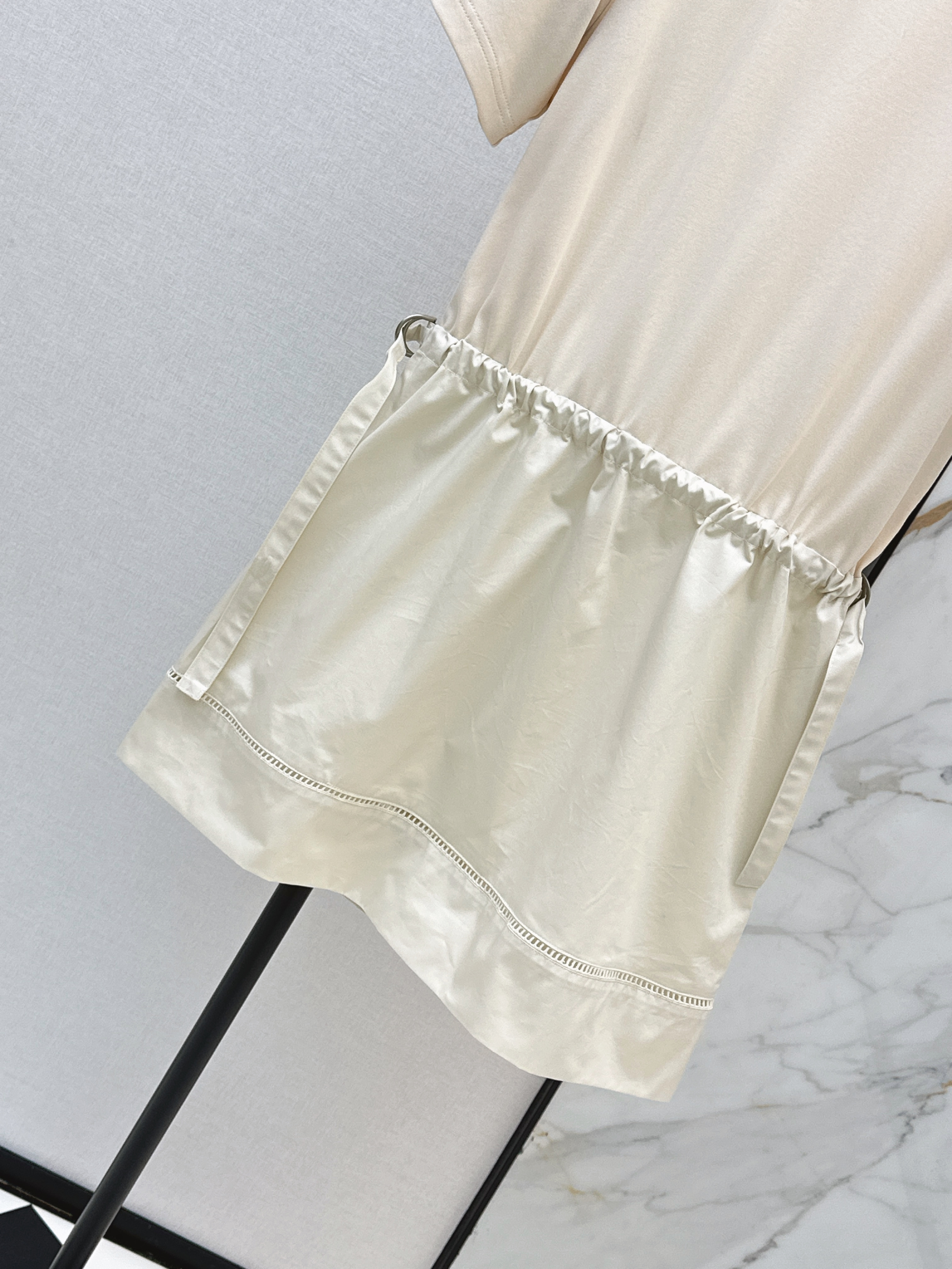 Monc 26ss darwsting dress
