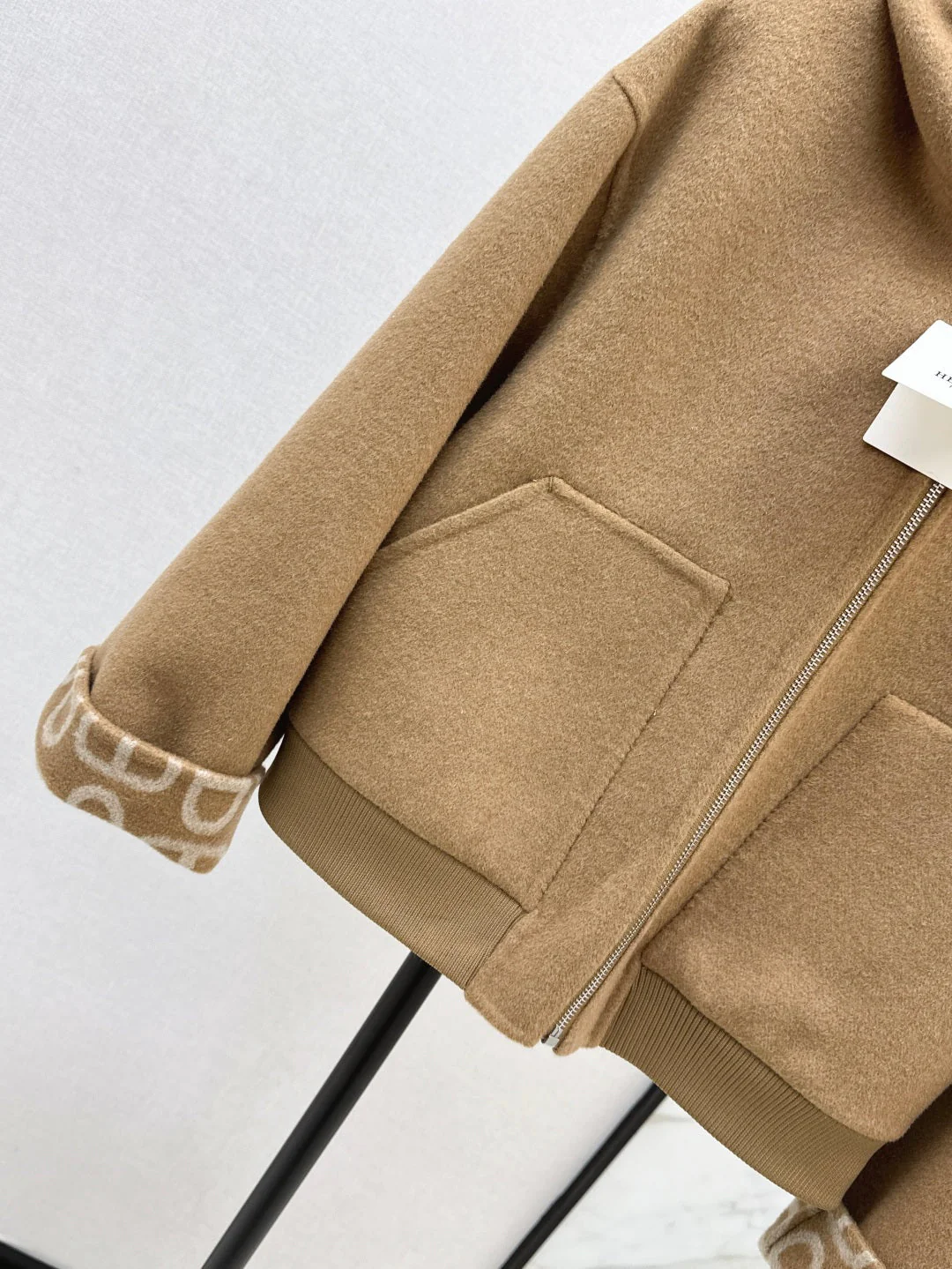 Her 25fw cashmere coat