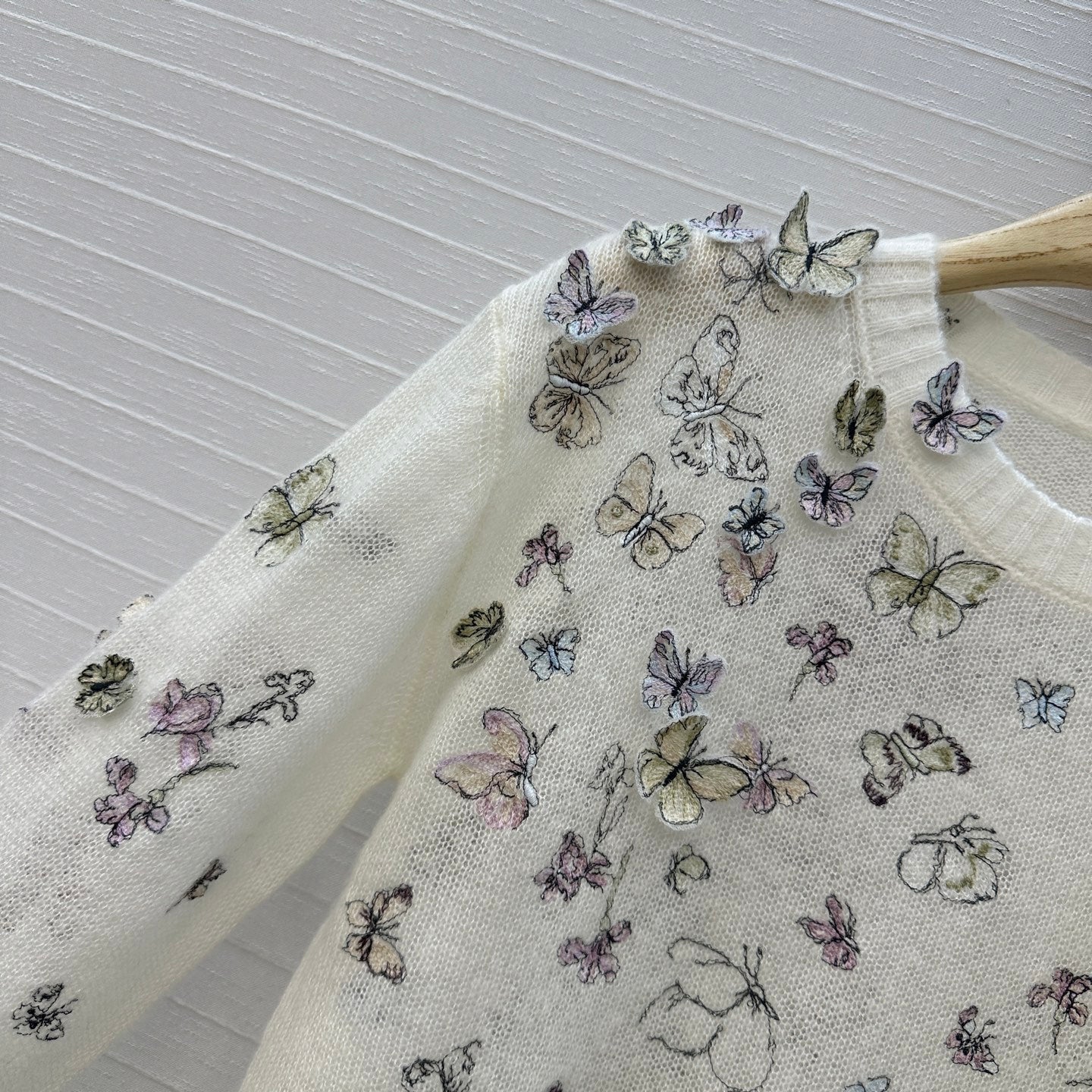 CD 25fw embroidery knitwear