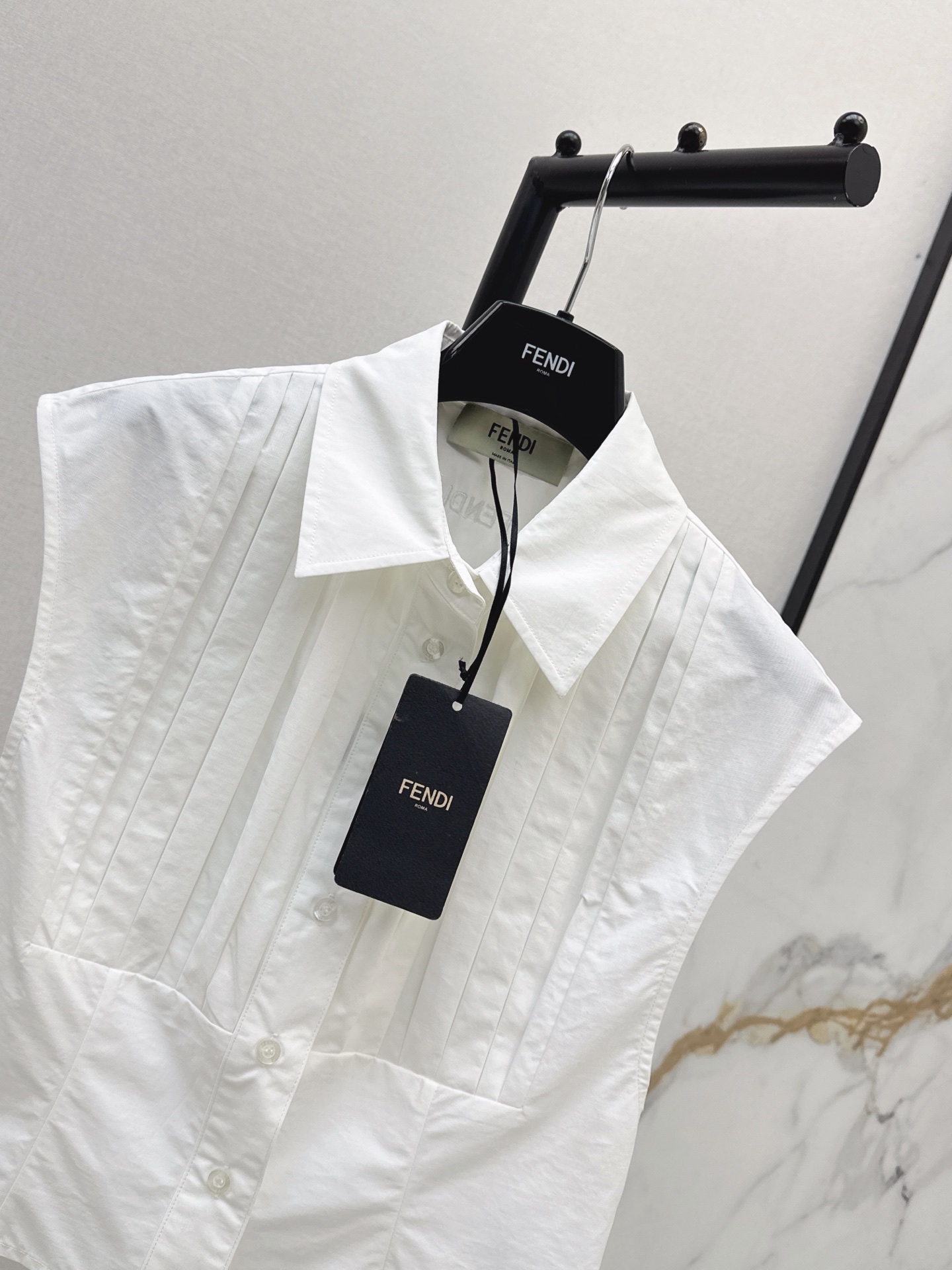 Fen 26ss sleeveless shirt