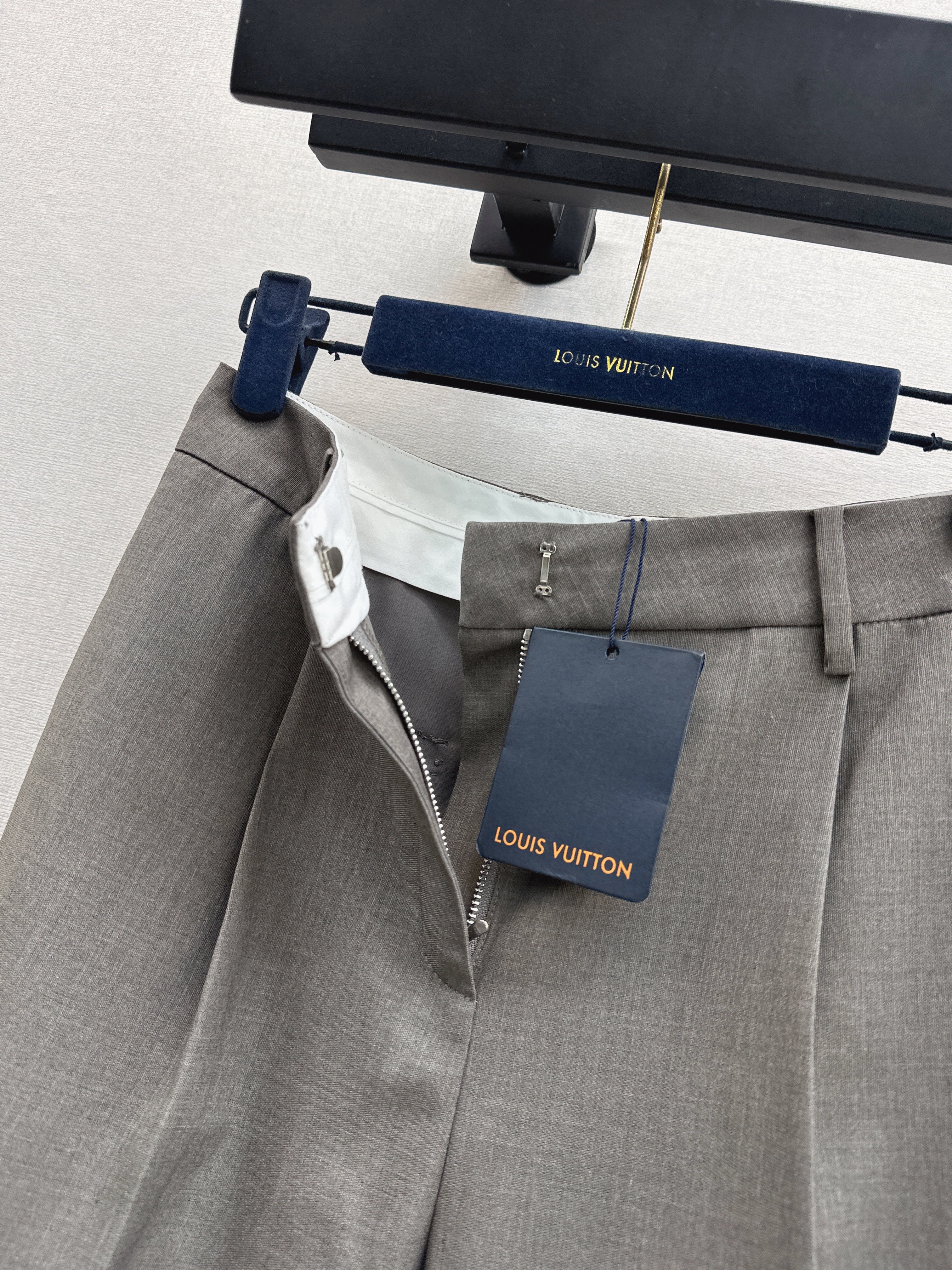 Louis 26ss suit pants
