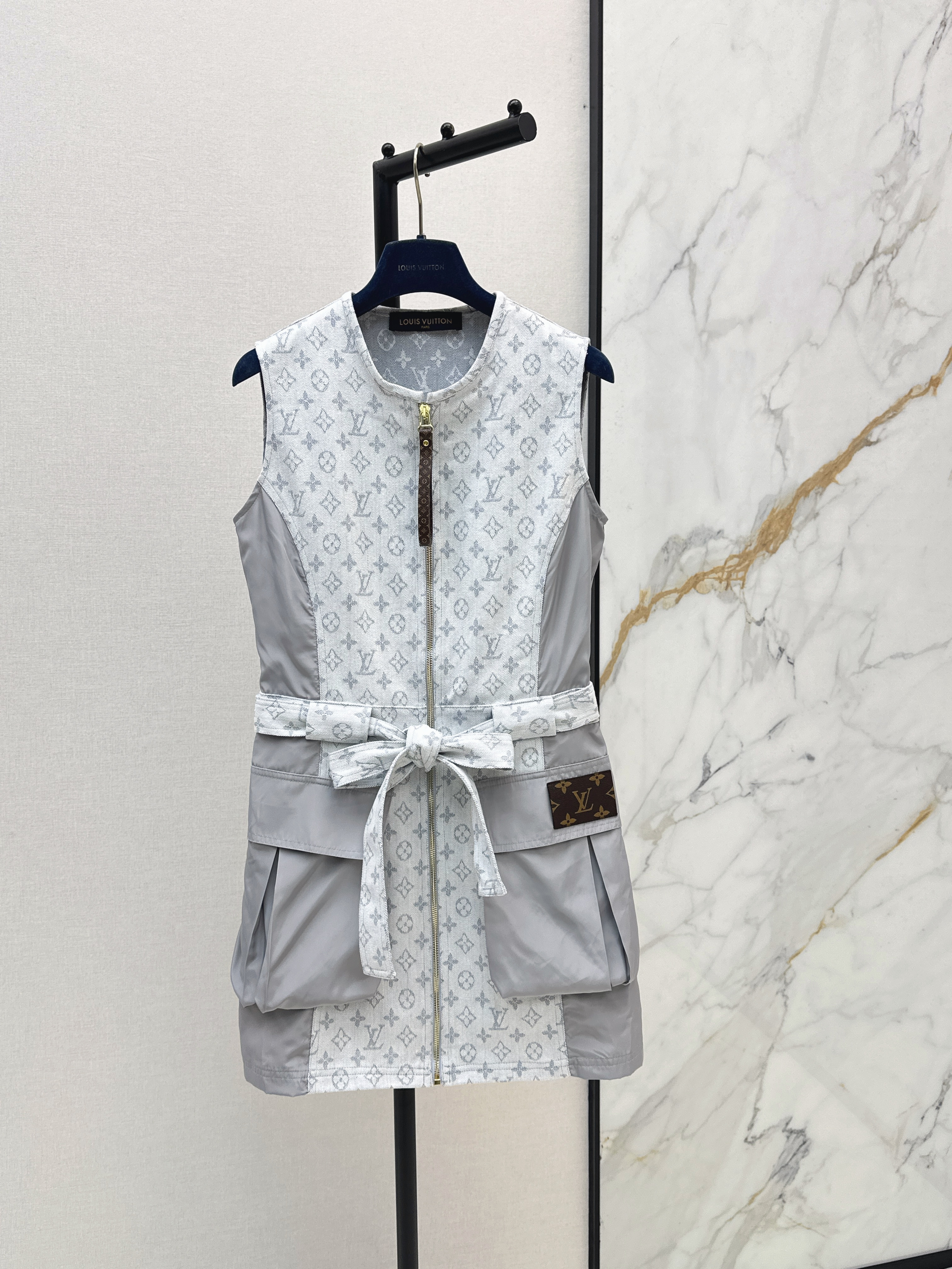 Loui 26ss sleeveless zip-up dress
