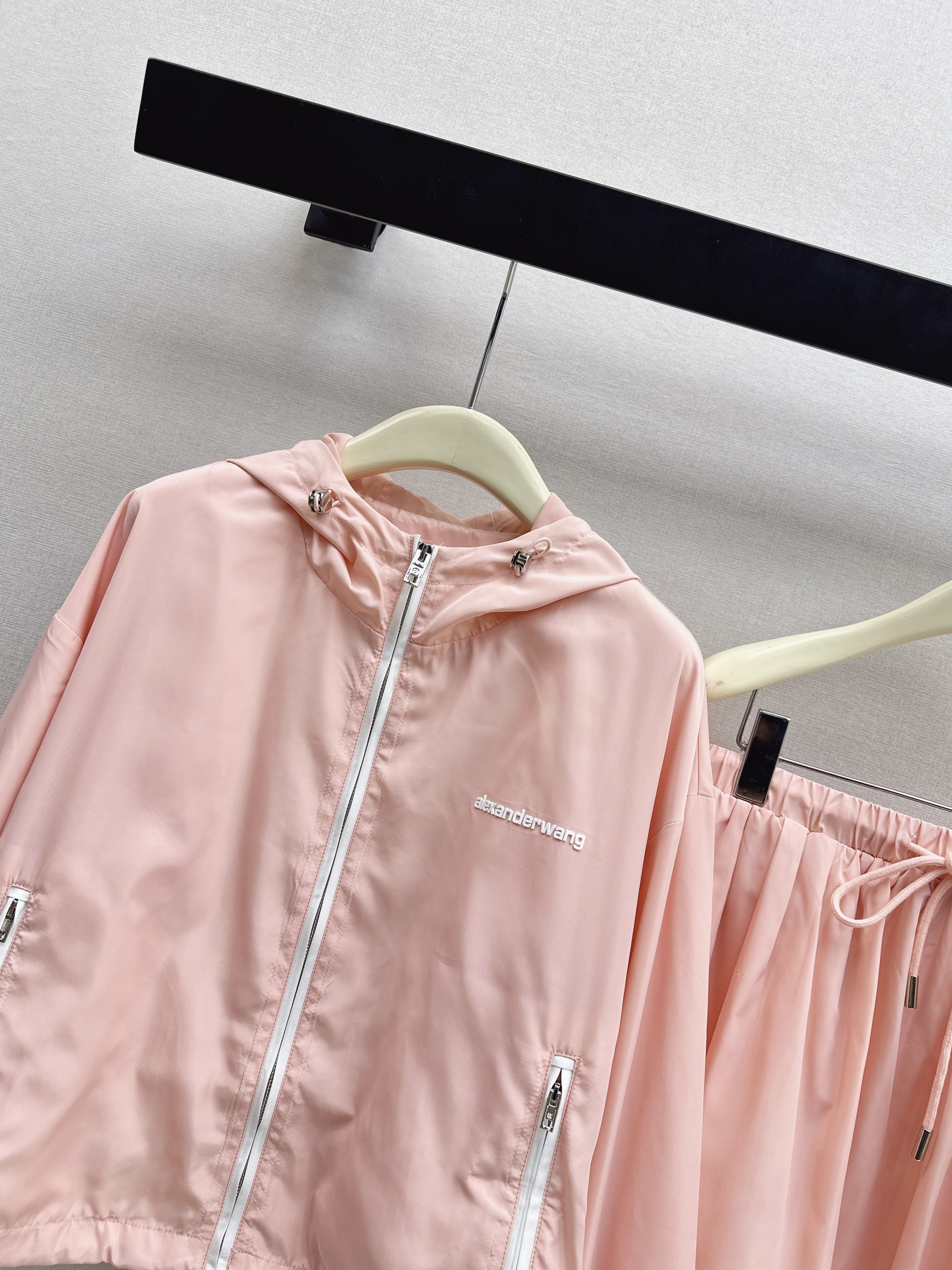 Alex 26ss hooded windbreaker set