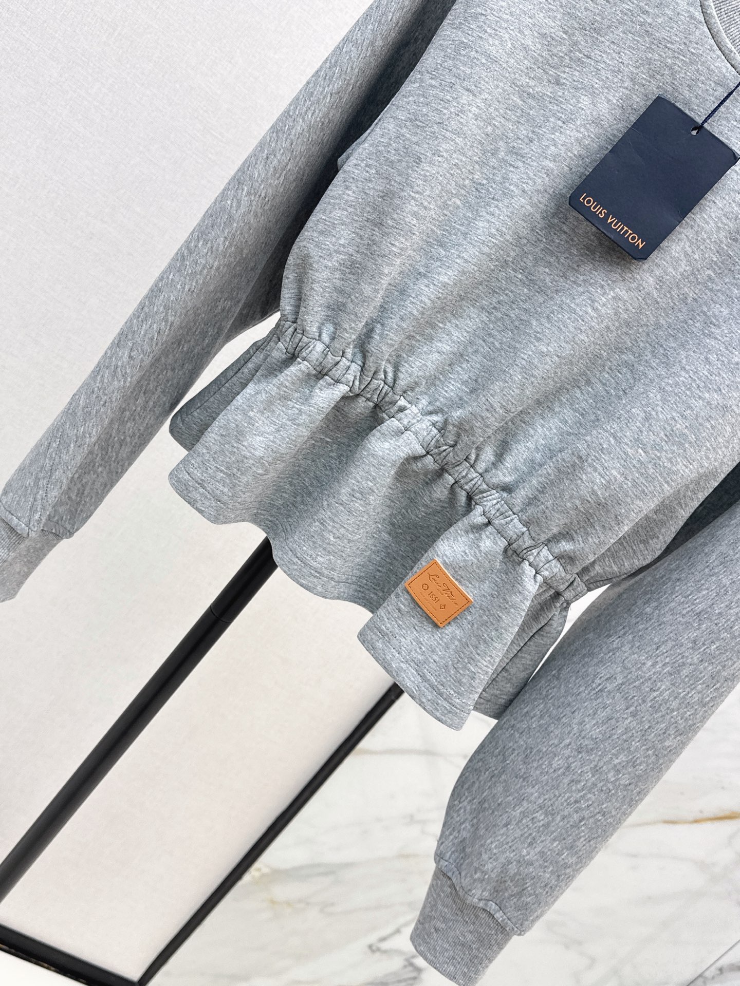Loui 26ss waist cinching sweatshirt