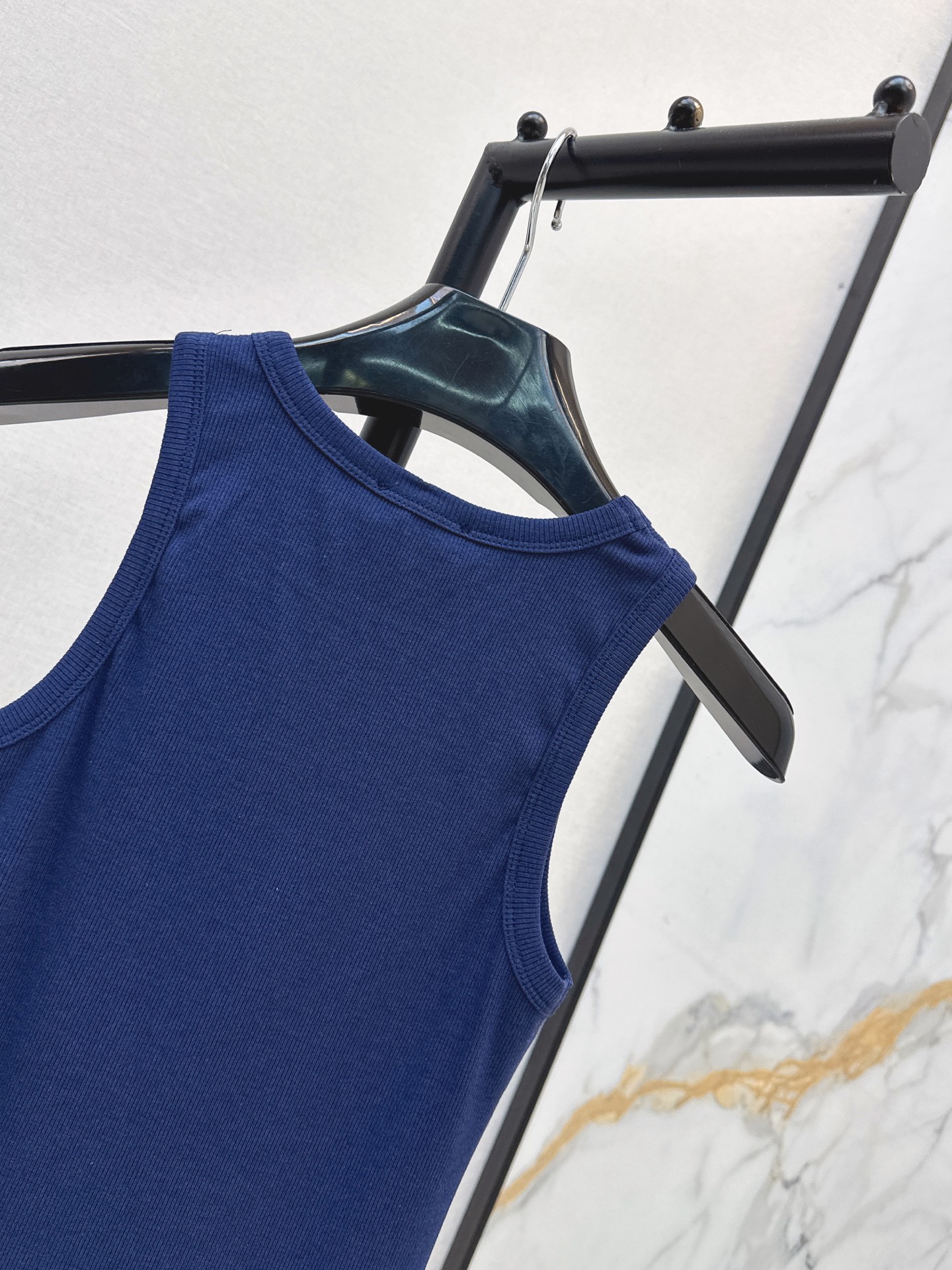 Celi 26ss rib knit vest