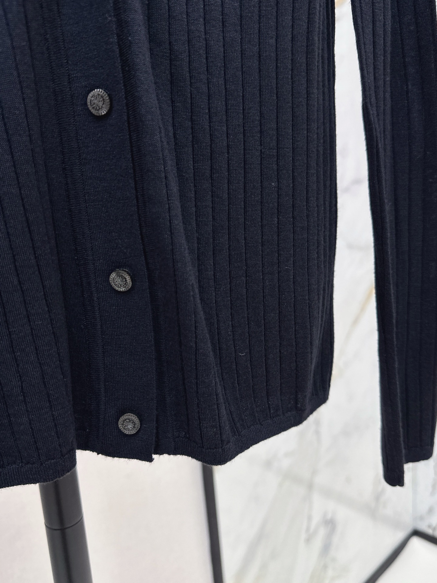 Loui 26ss v-neck knit cardigan