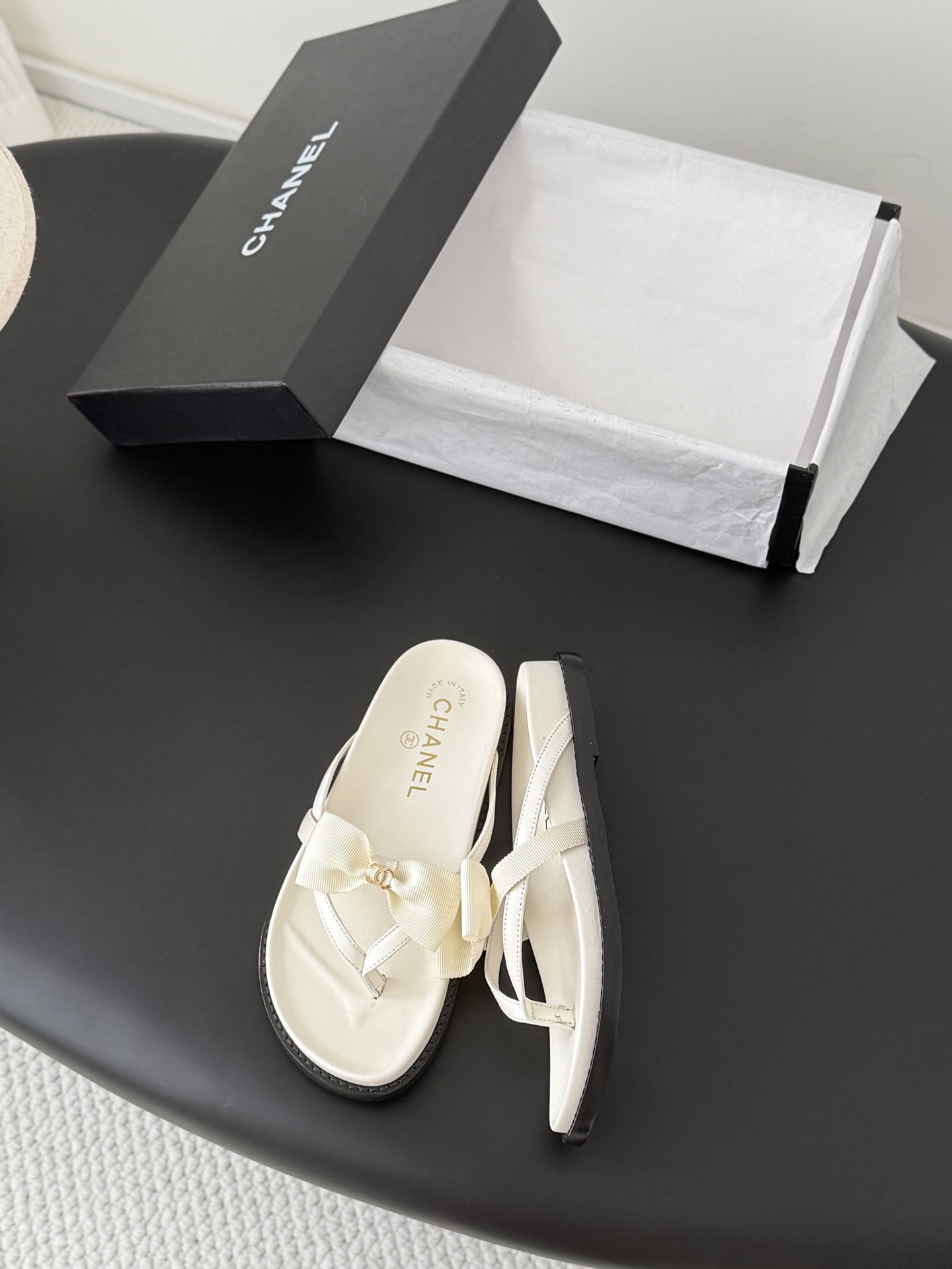 Chan 26ss flip-flops