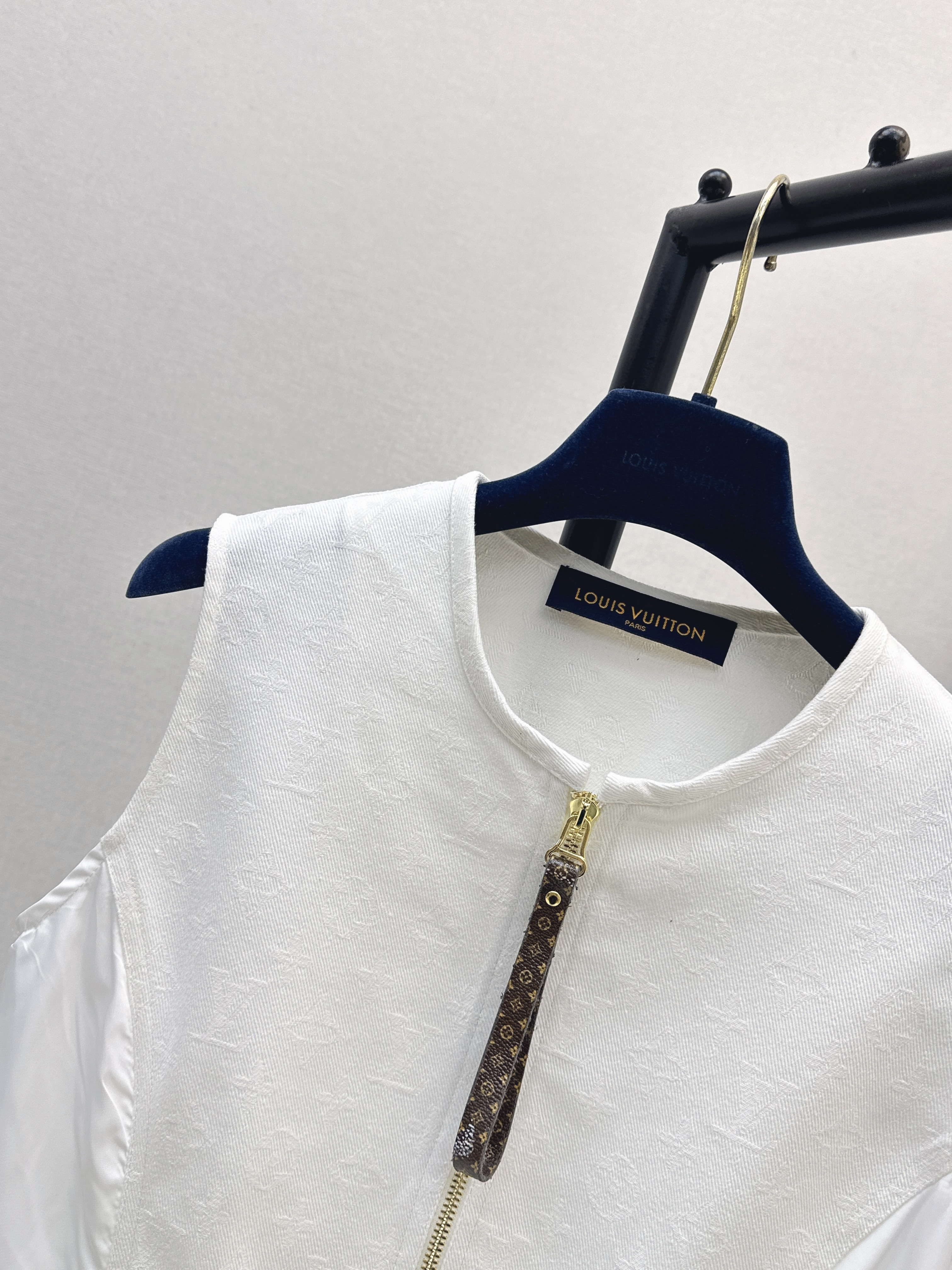 Loui 26ss sleeveless zip-up dress