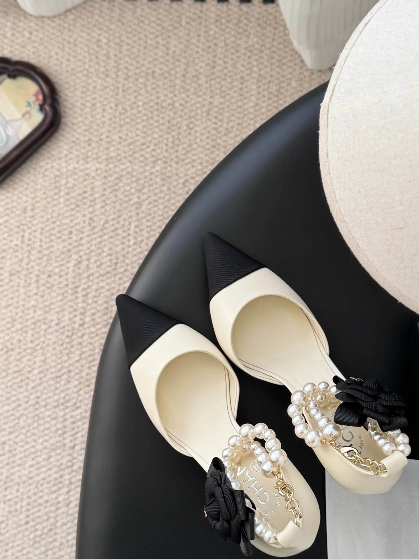 Chan 25fw pearl chain stilettos pumps