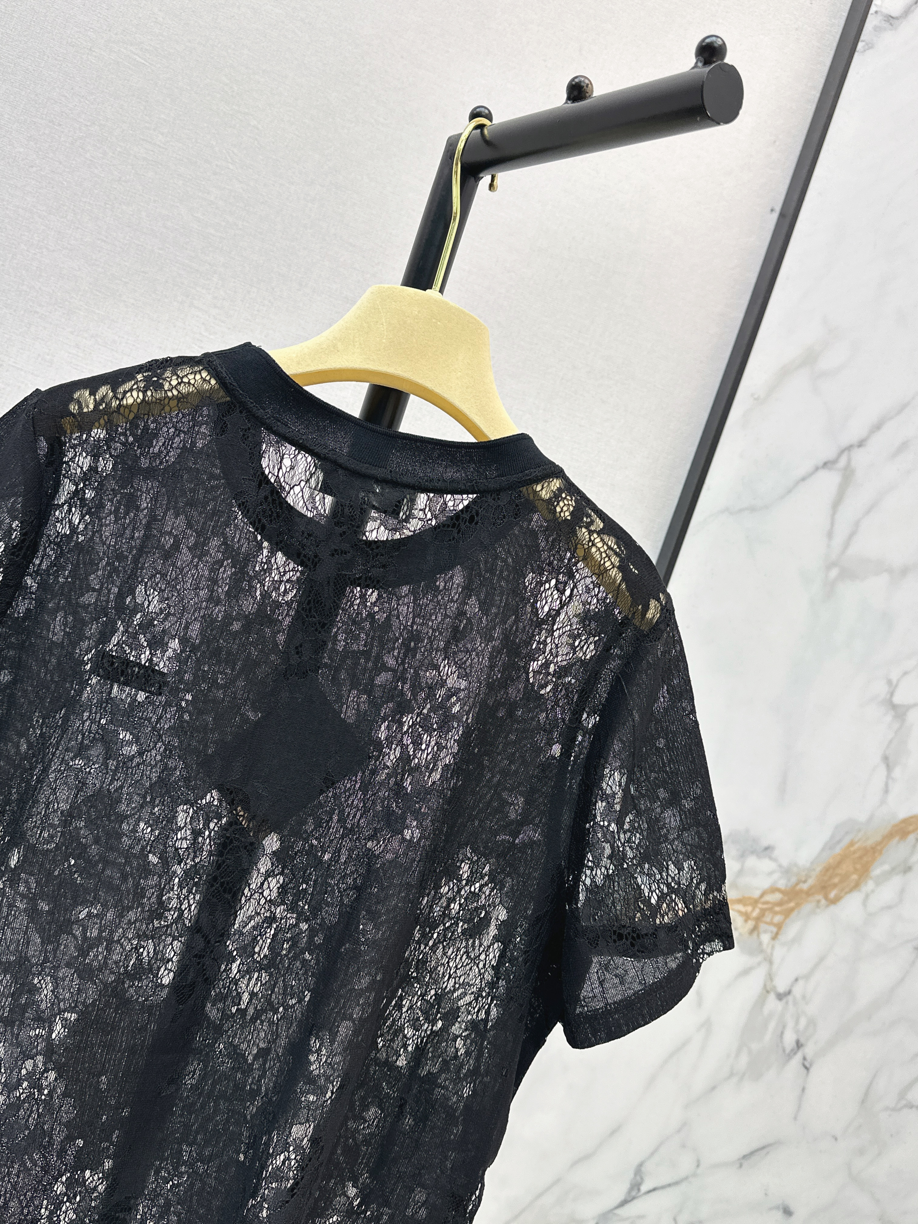 Miu 26ss lace t-shirt