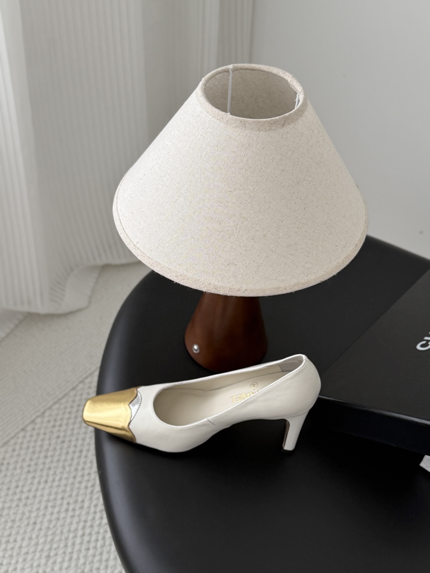Chan 26P gold cap toe pump
