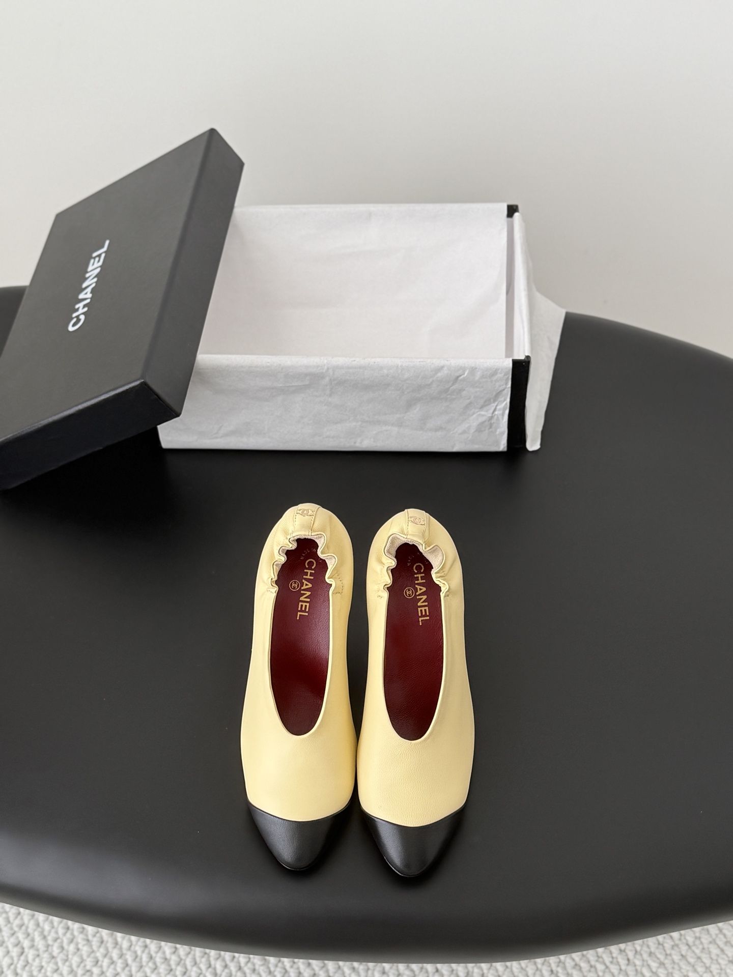 Chan 26ss cap-toe pump