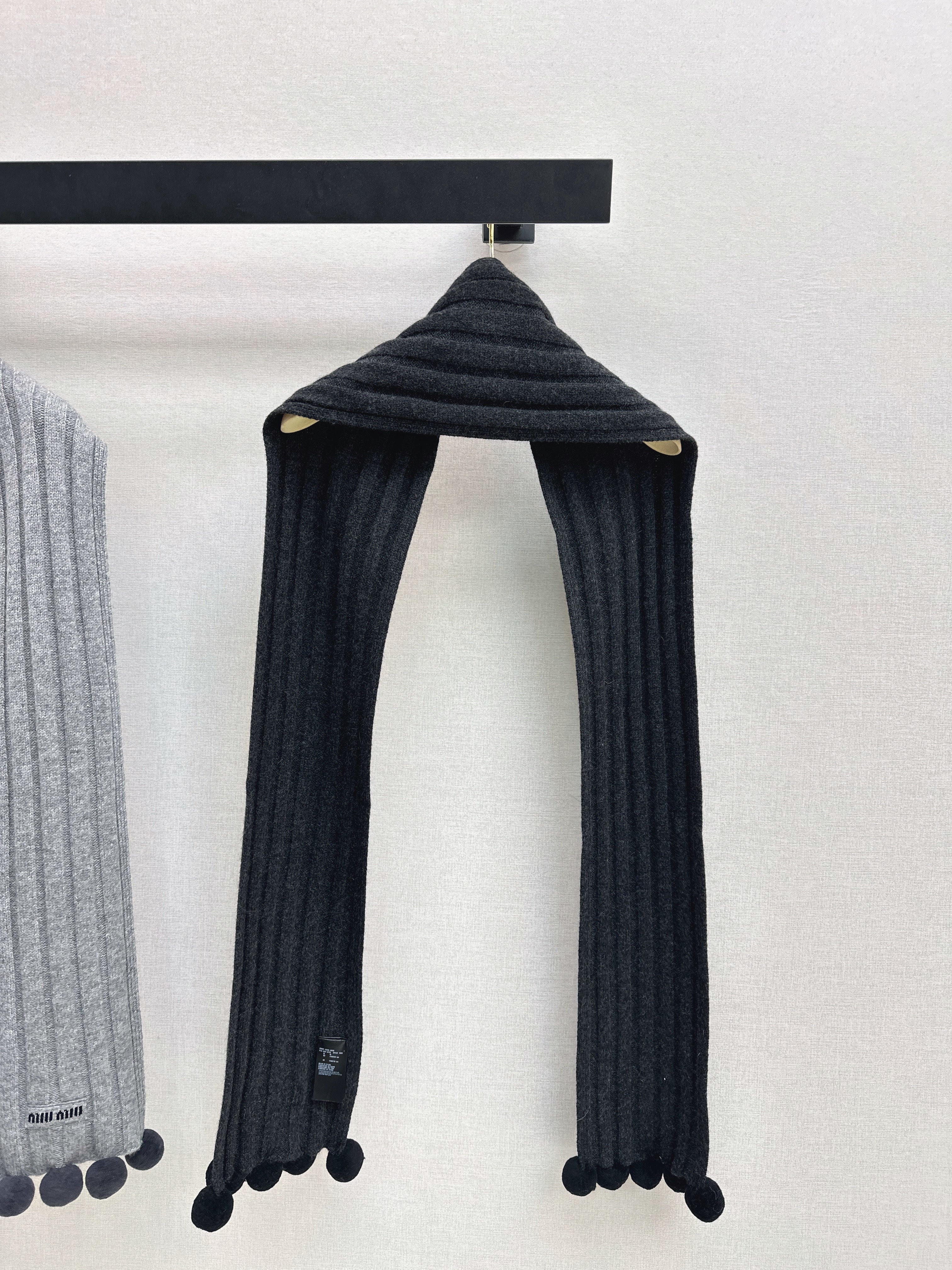 Miu 26ss wool scarf