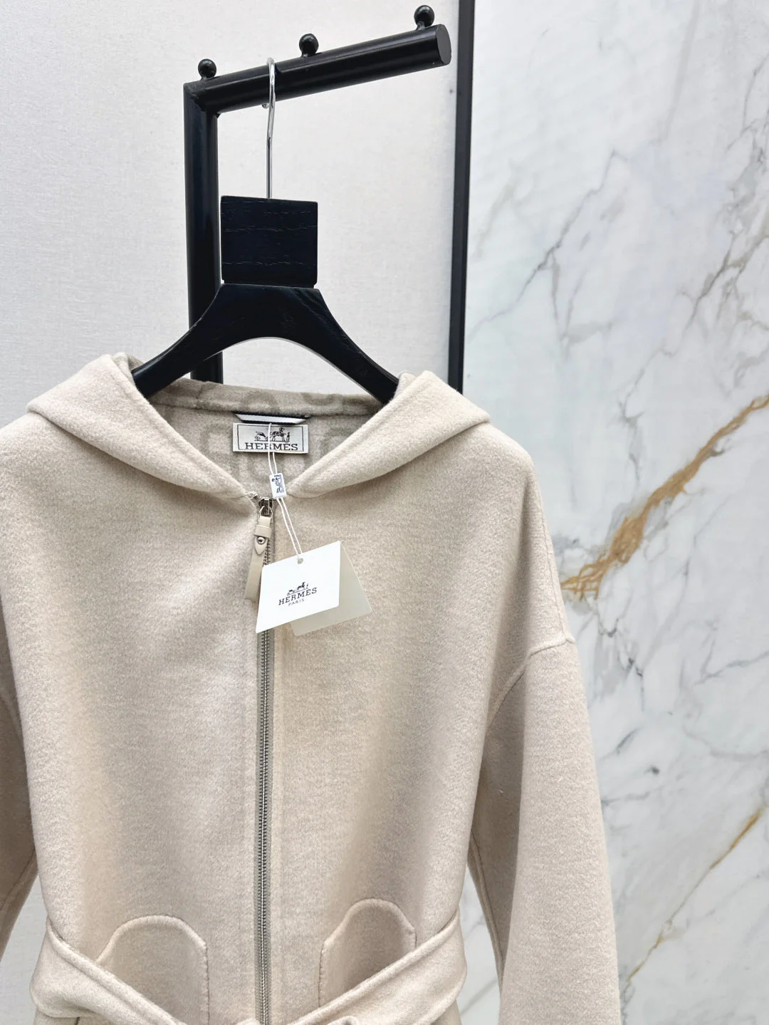 Her 25fw cashmere coat