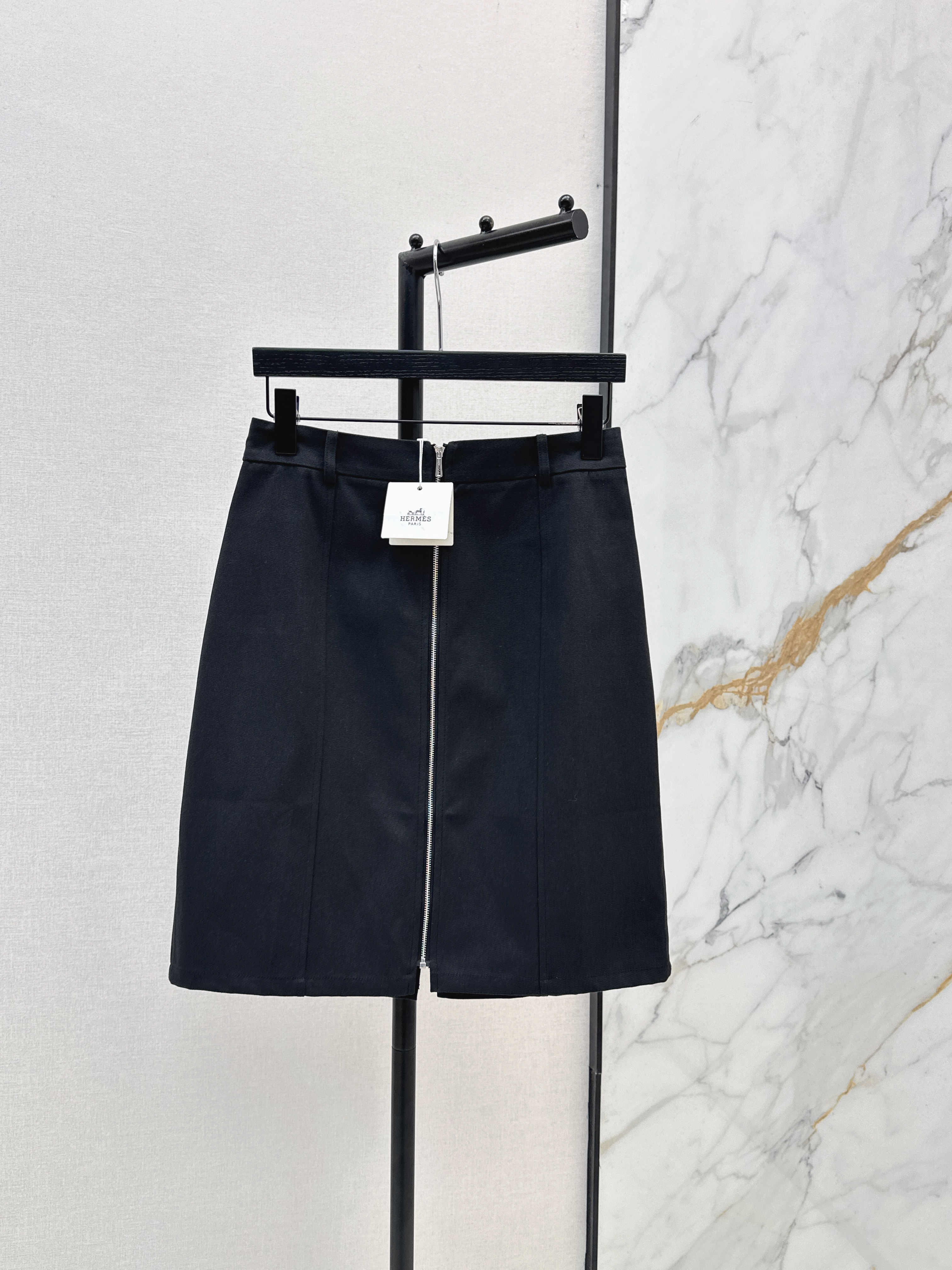 Her 26ss zip-up skirt
