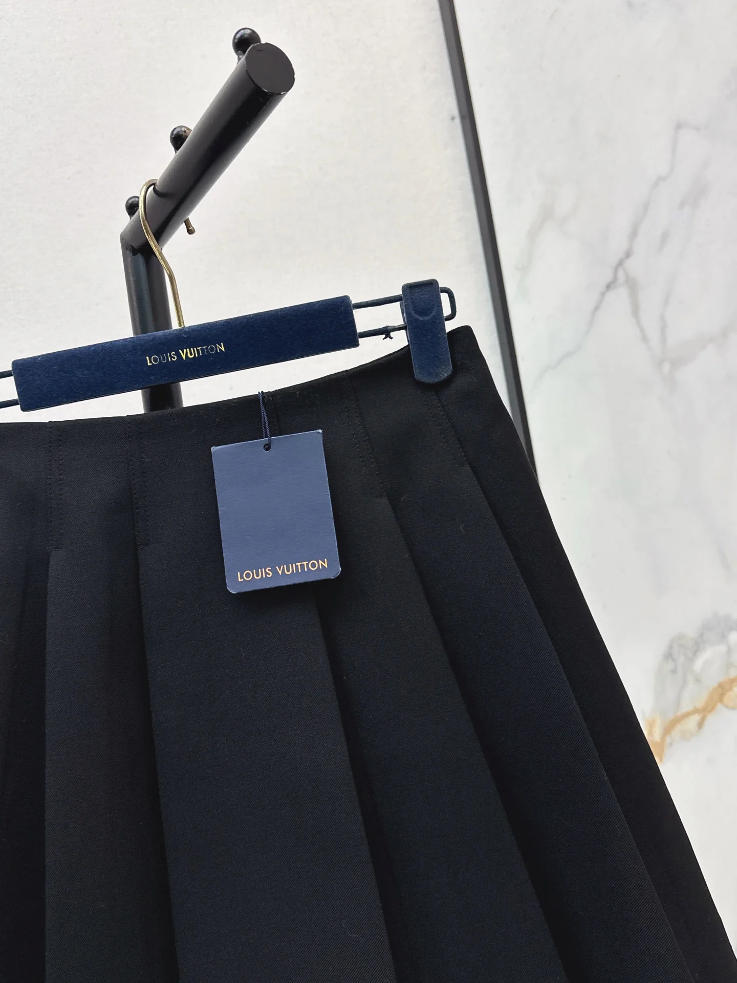 Louis 25fw pleated skirt
