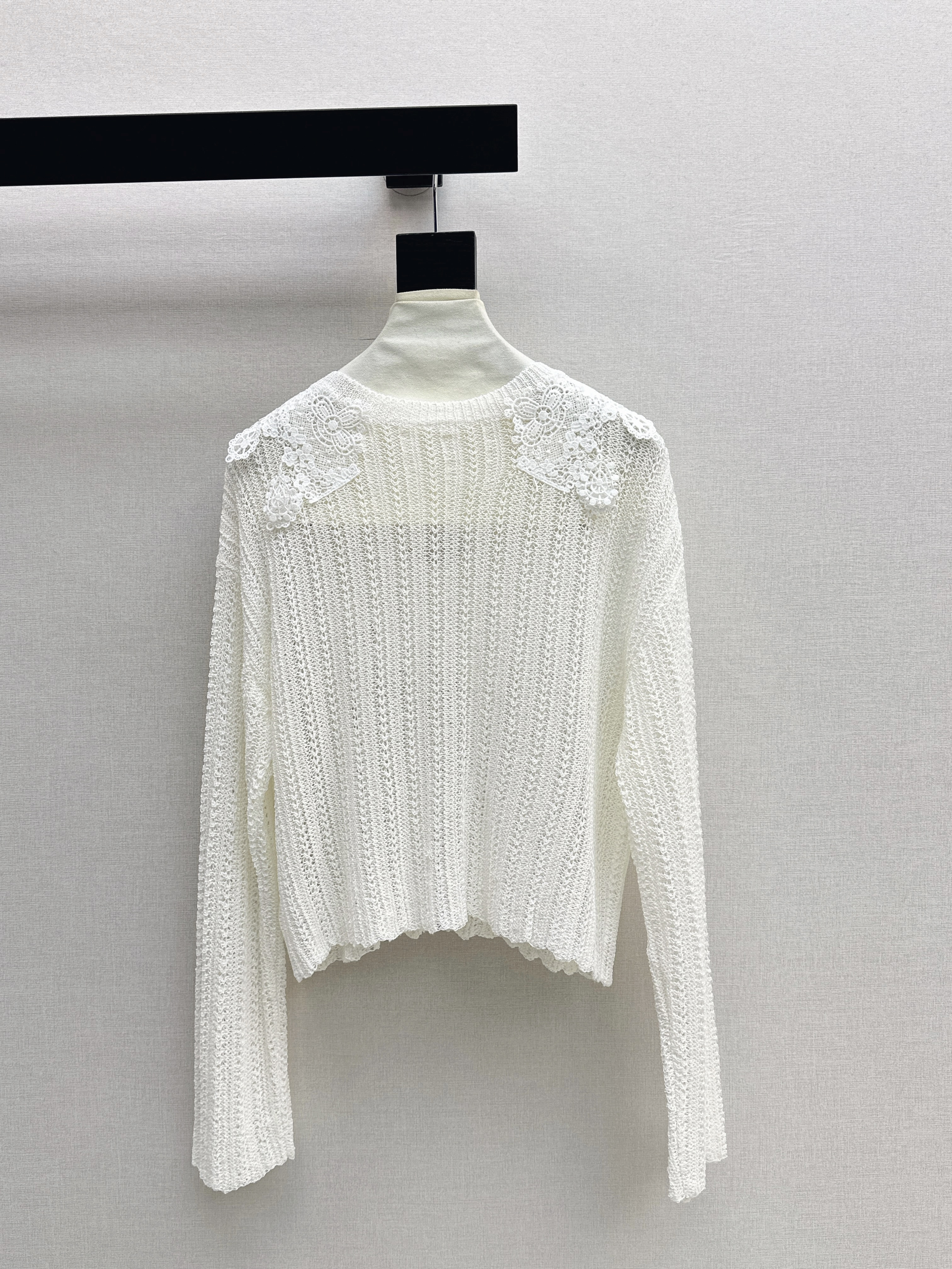 ES 26ss lace hollow sweater
