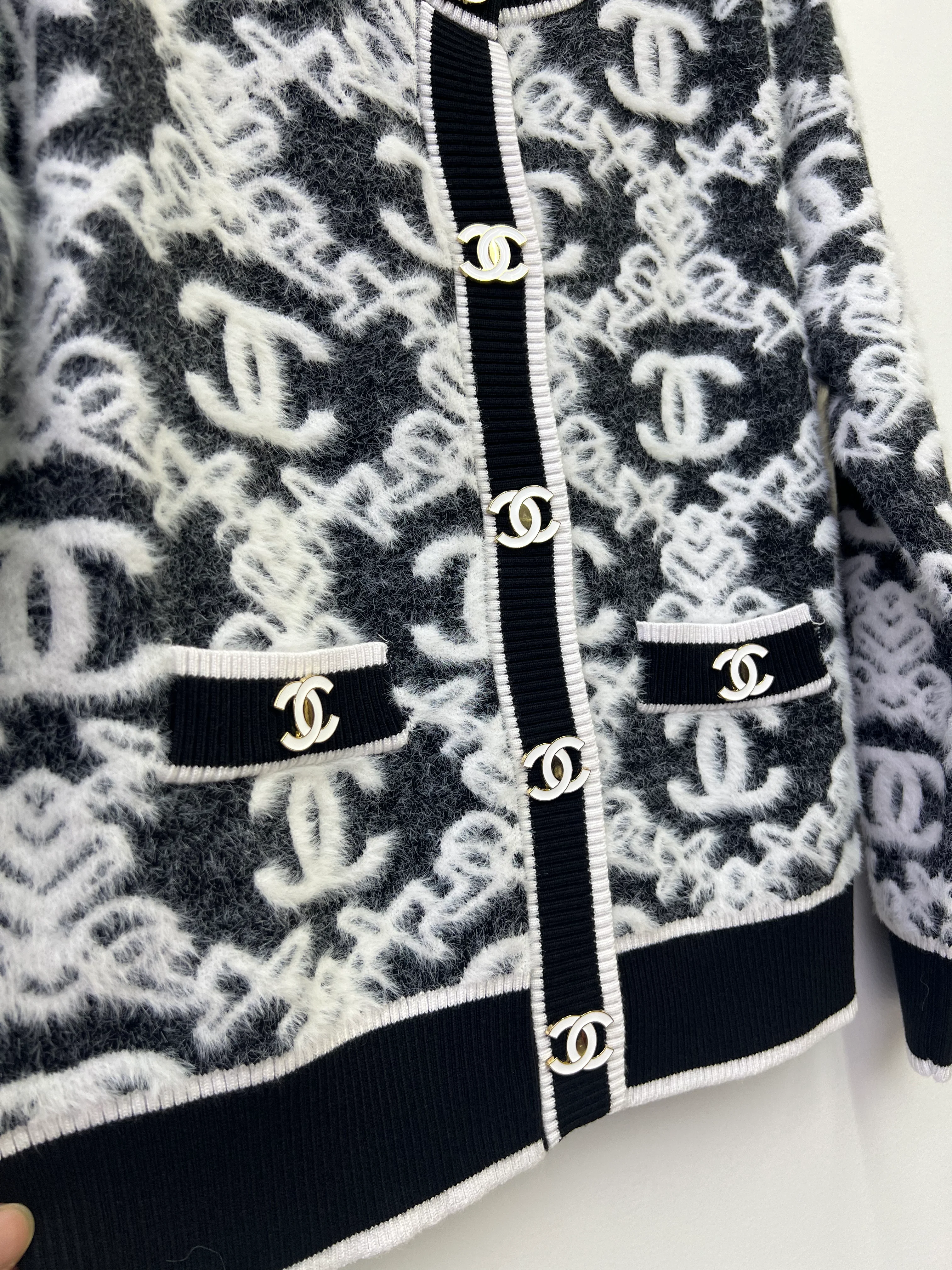 Chan 25fw knitted cardigan