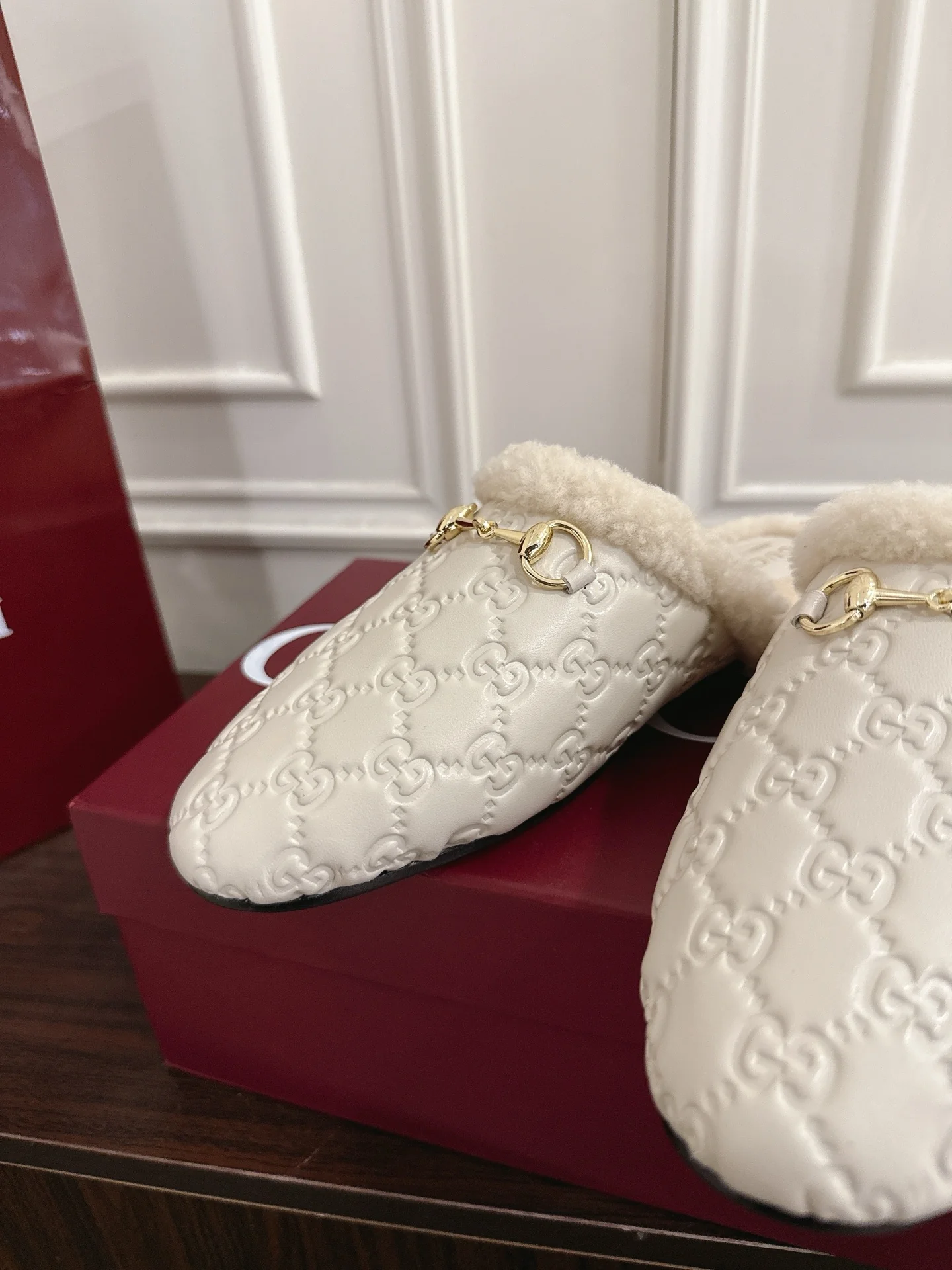 Guc 25fw mules shoes