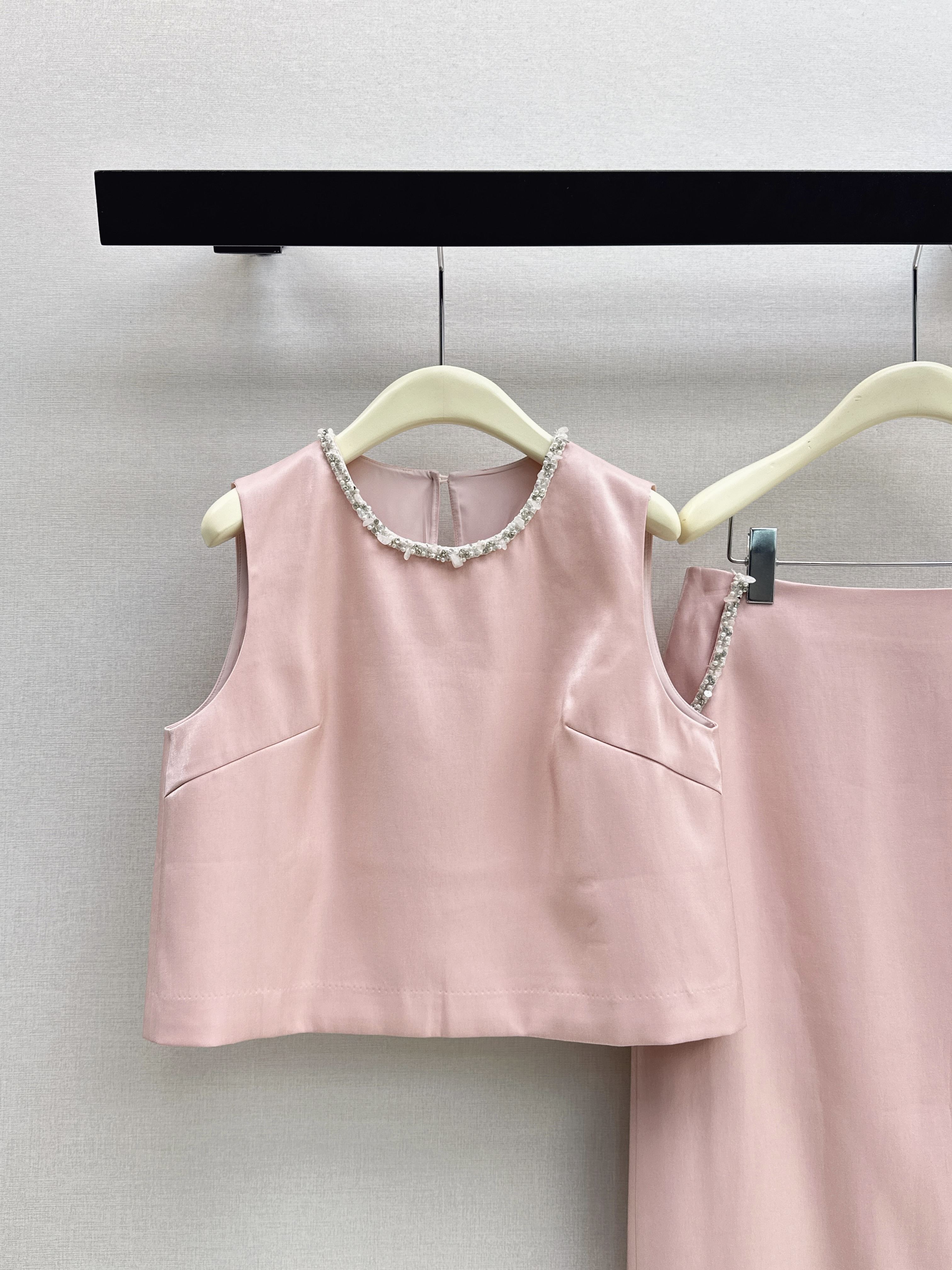 Chan 26ss rhinestone crop top skirt set