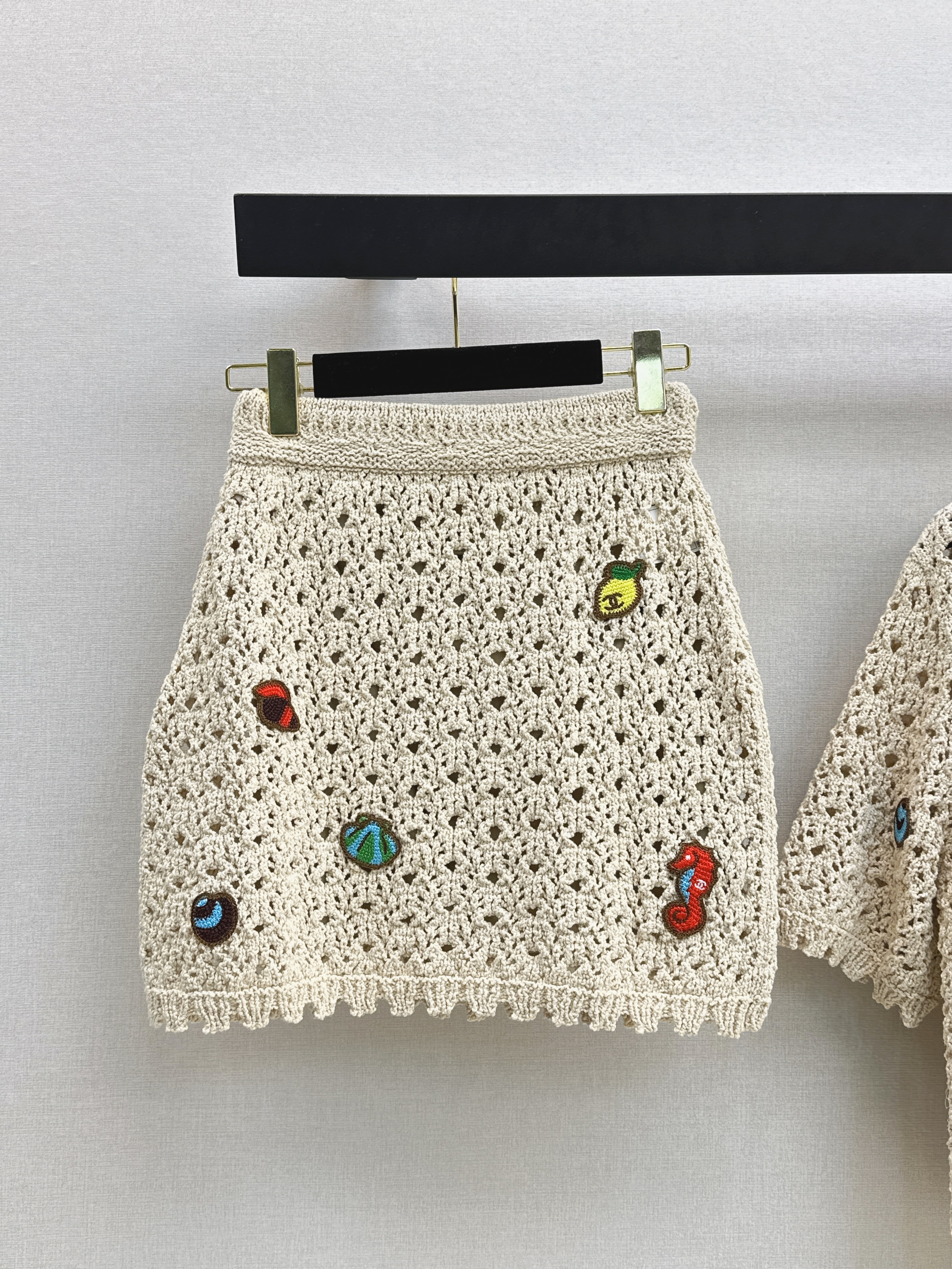 Chan 26ss beach embroidery skirt
