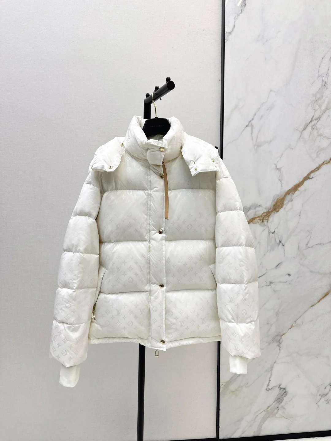 Loui 25fw down jacket