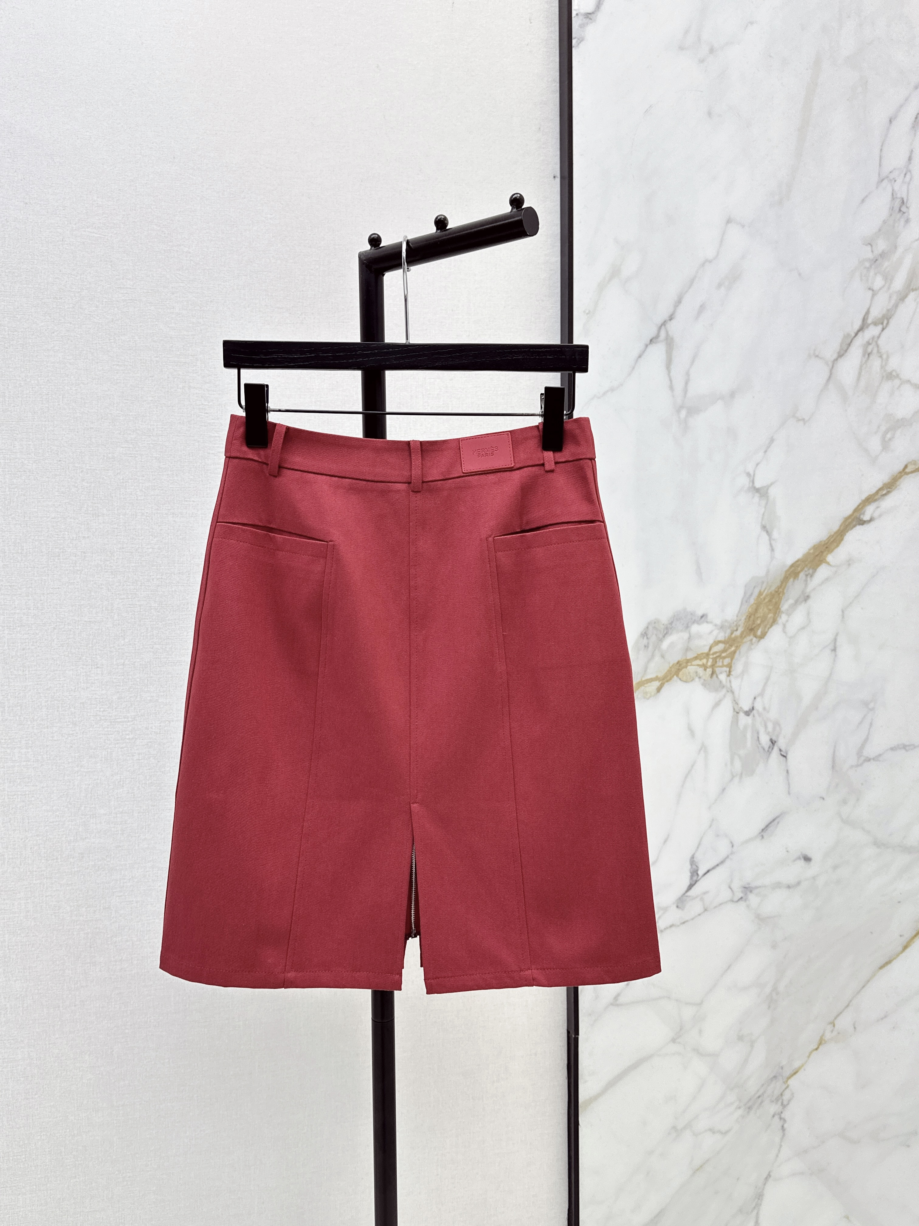 Her 26ss zip-up skirt
