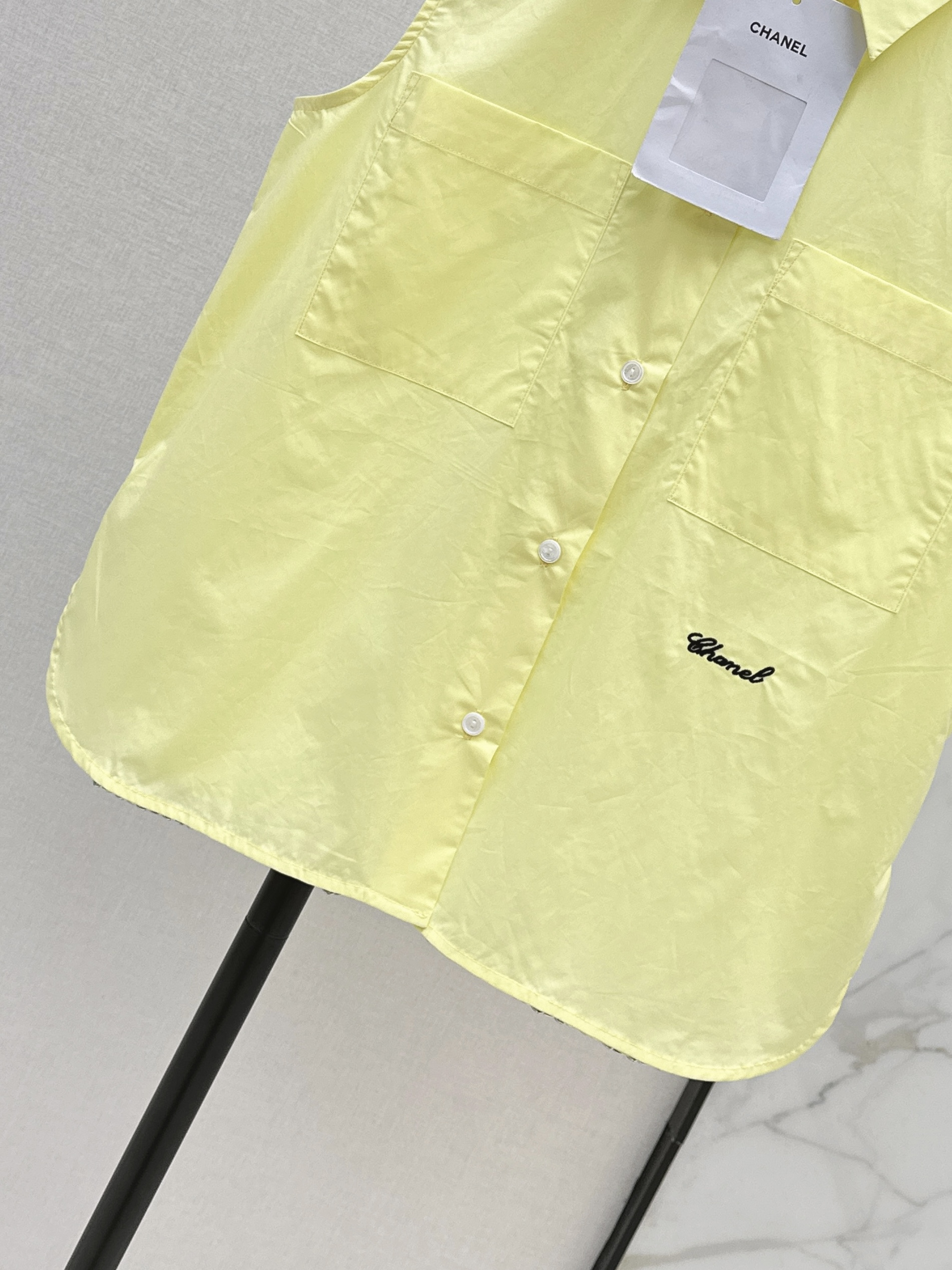 Chan 26ss sleeveless shirt