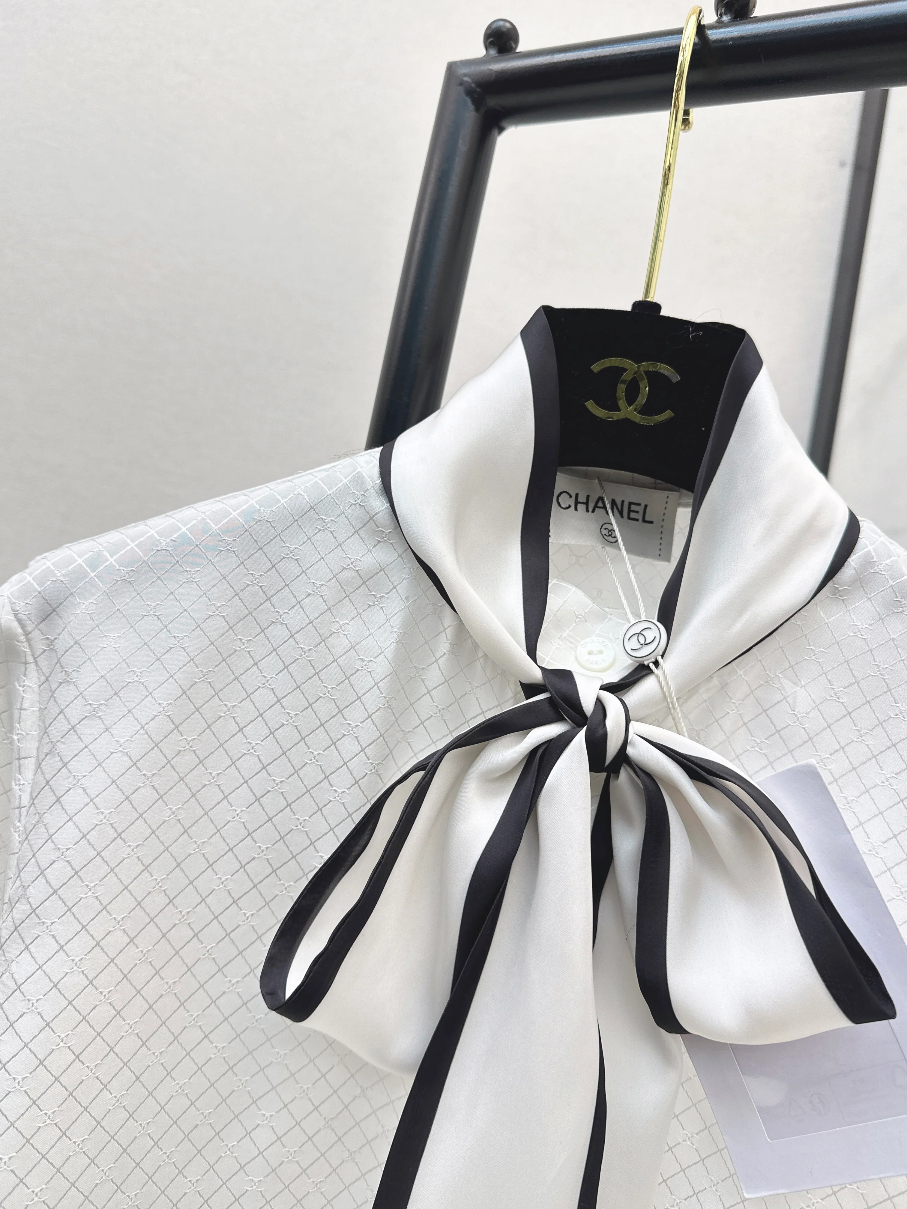 Chan 26ss silk tie-neck shirts