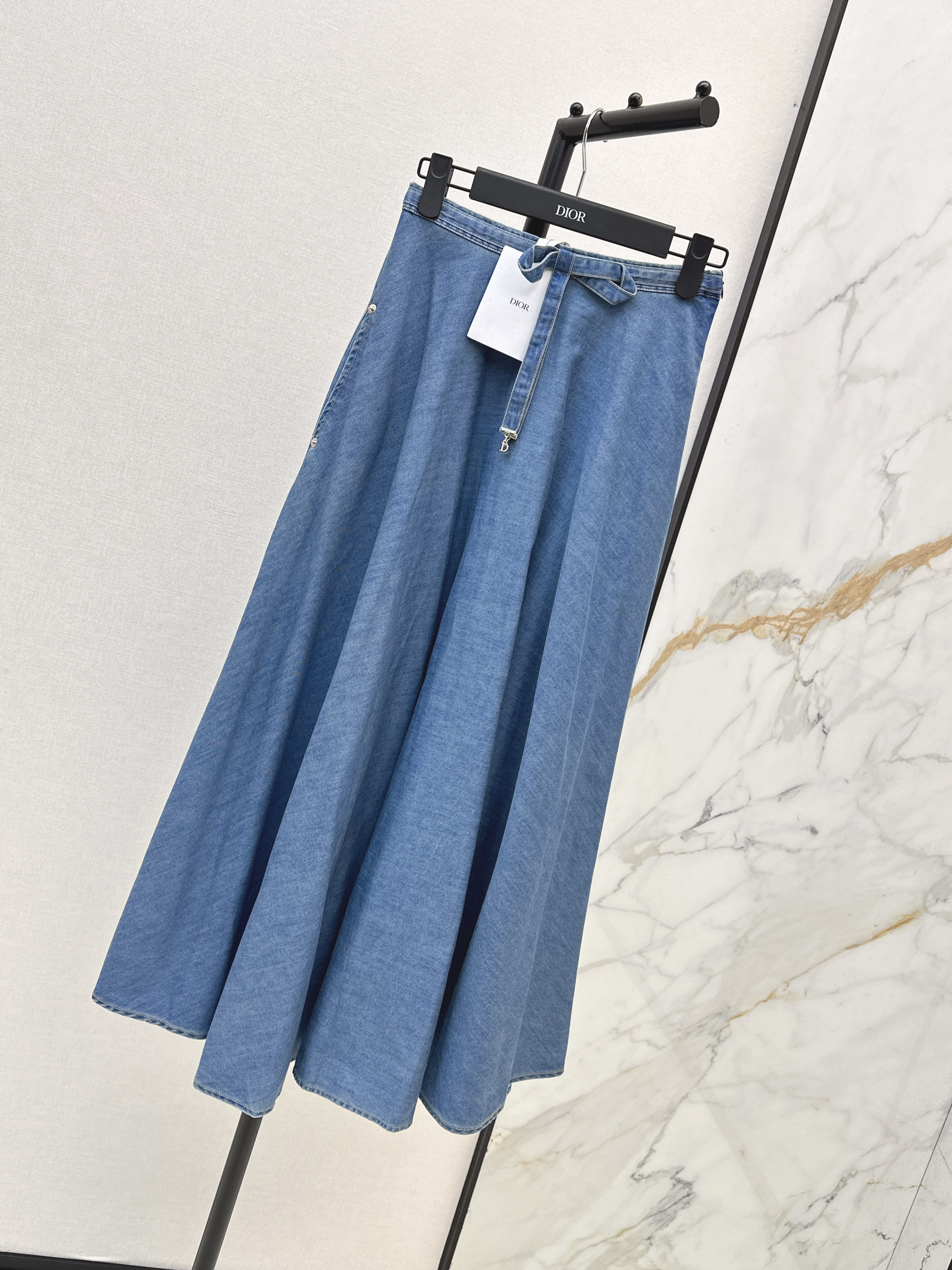 CD 26ss pleated denim skirt
