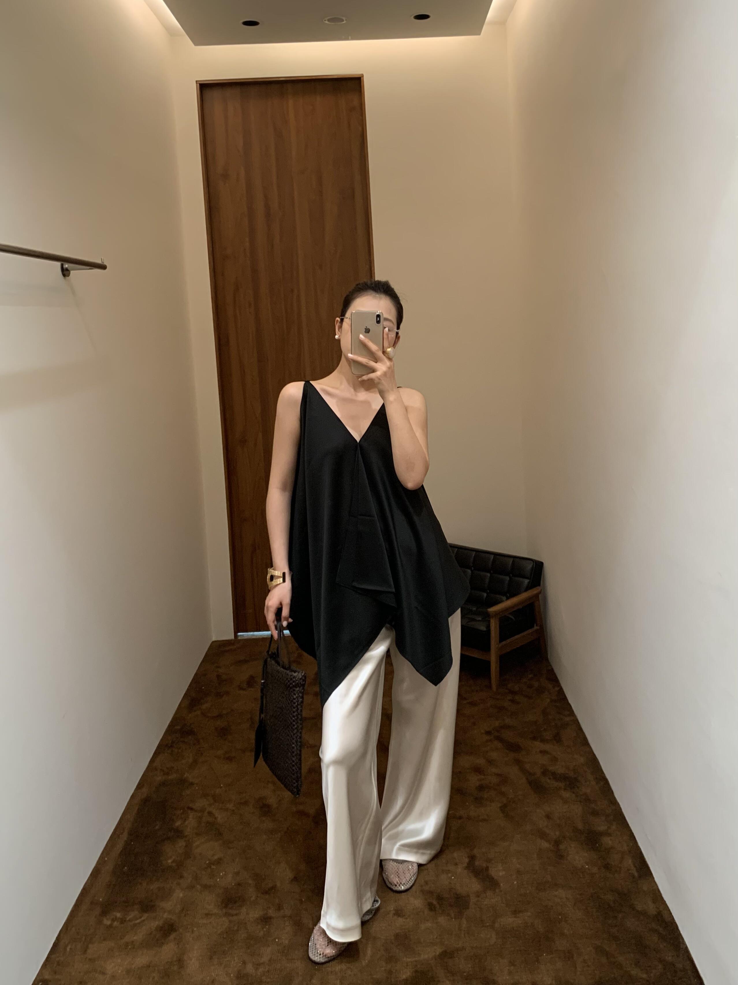 Row 26ss asymmetrical top