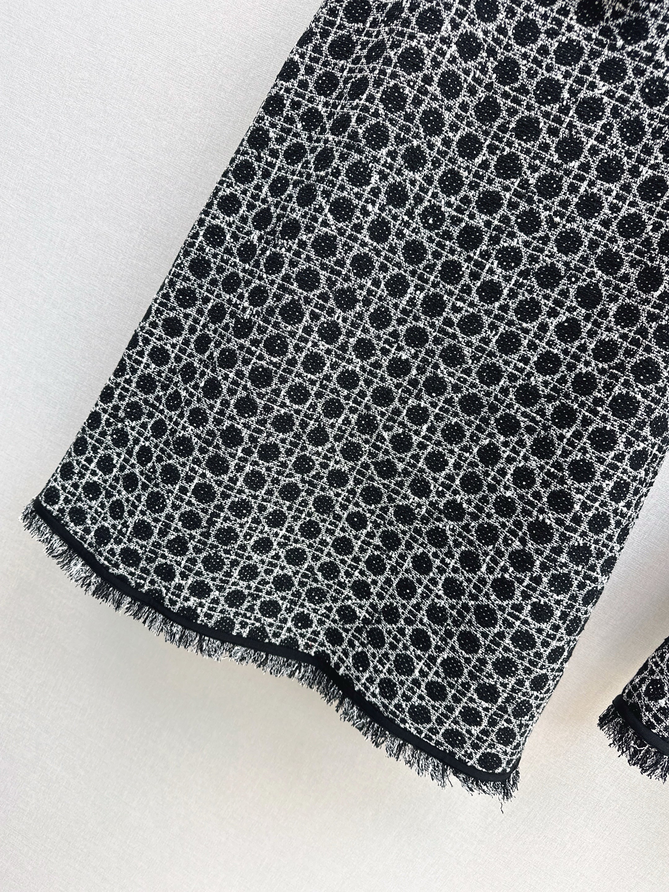 CD 26ss tweed fringe skirts