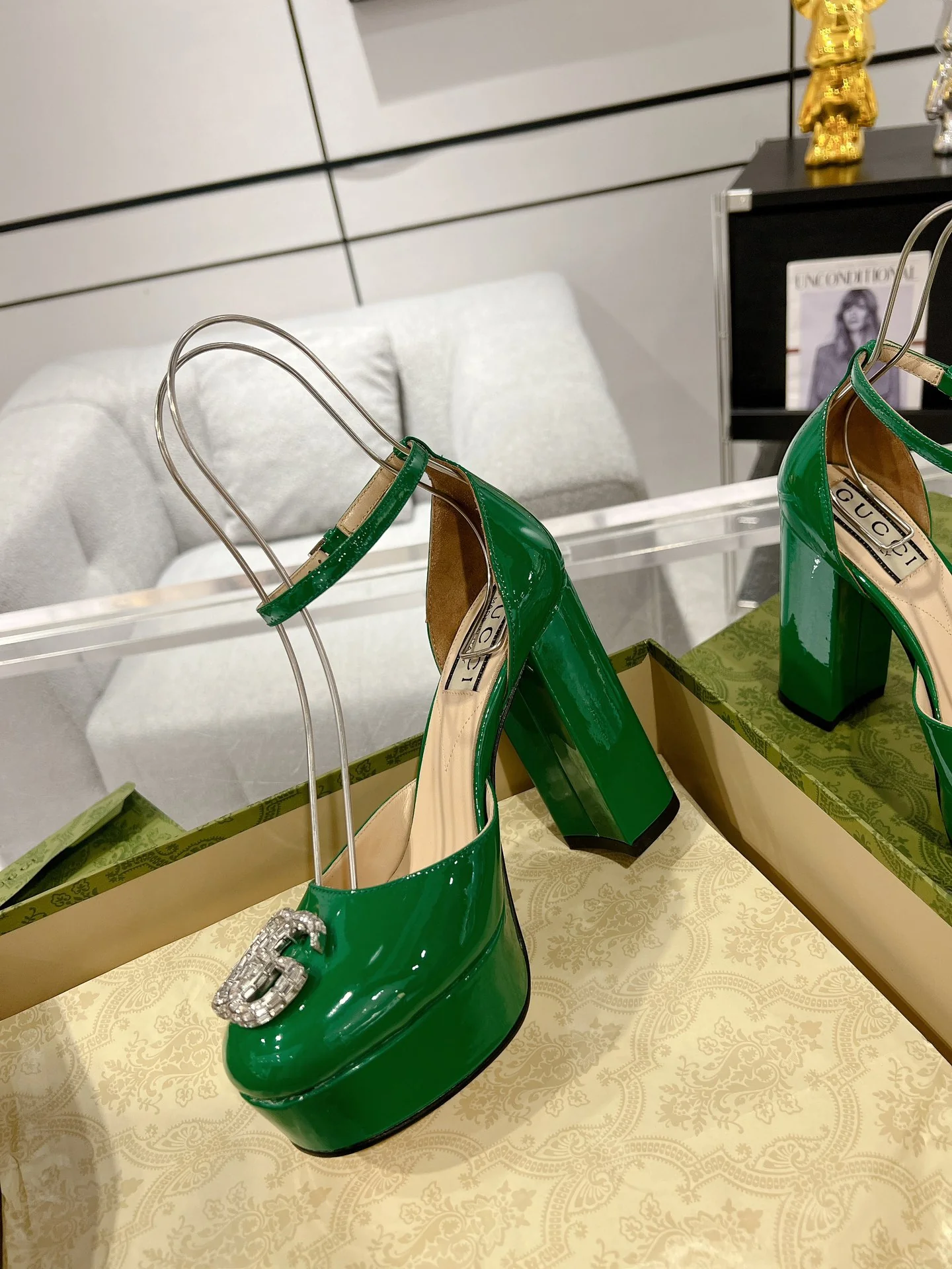 Gucc 25fw chunky heels with crystal diamond bling pumps