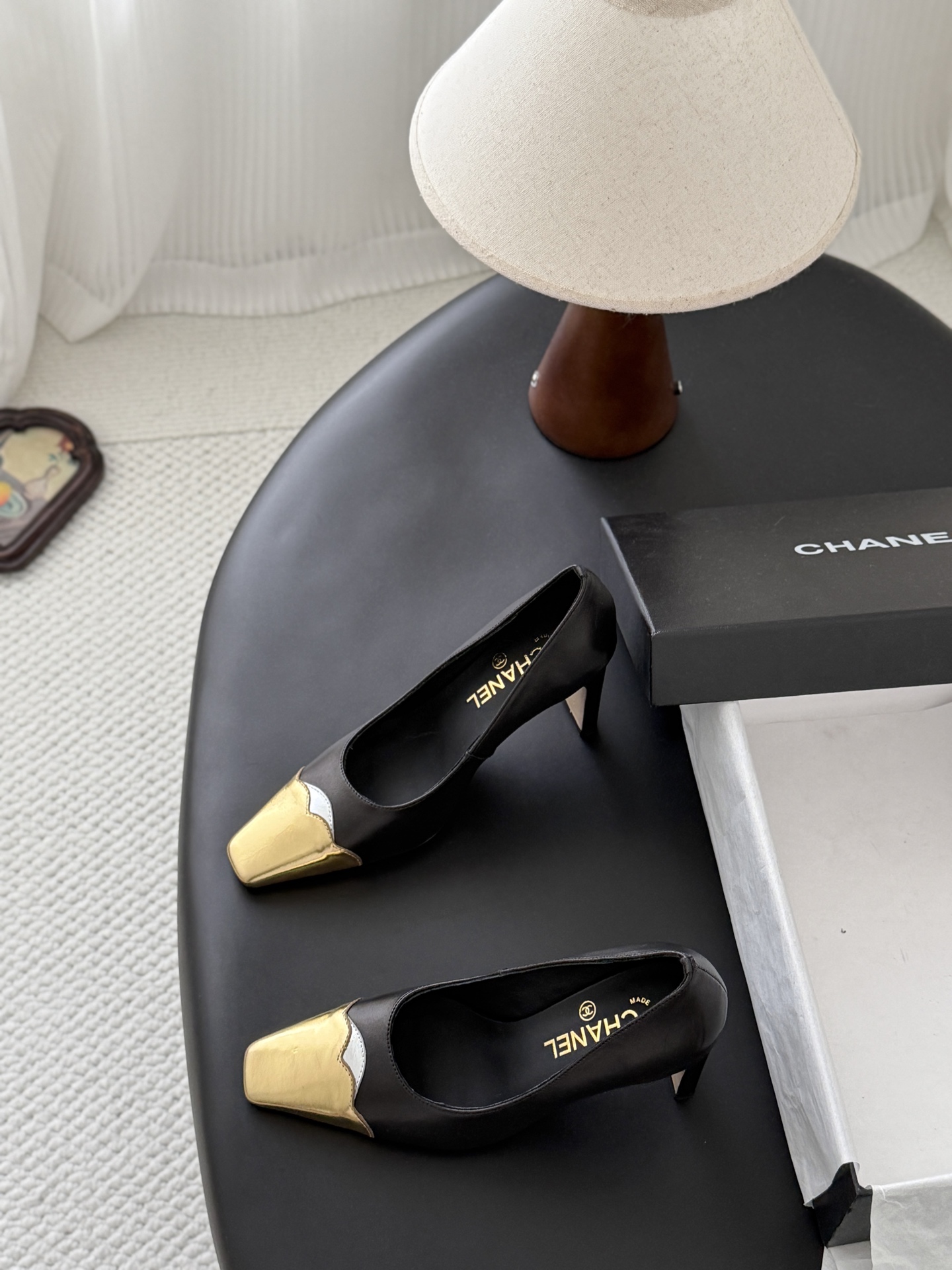 Chan 26P gold cap toe pump