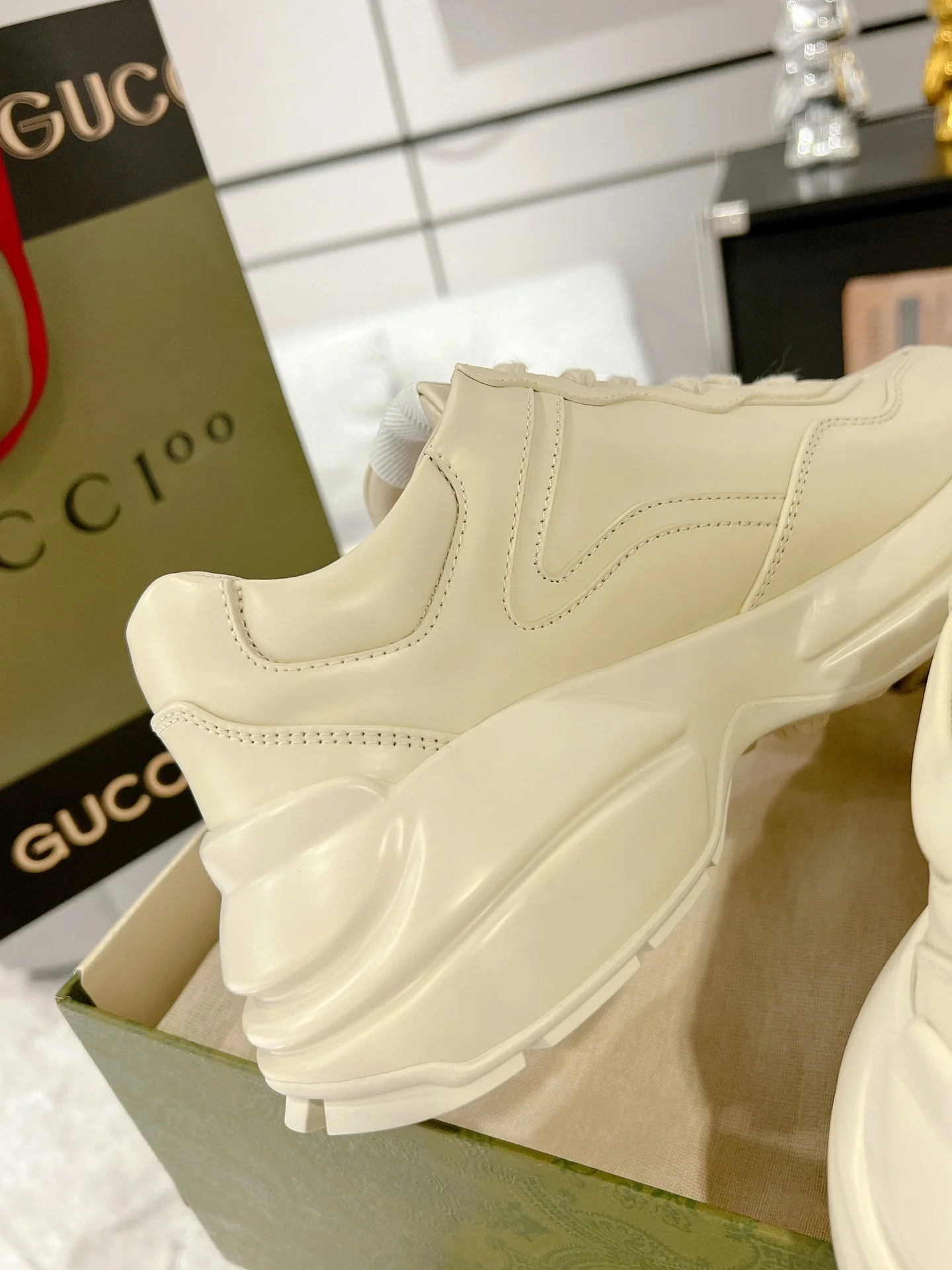 Gucc 25fw dad's shoes