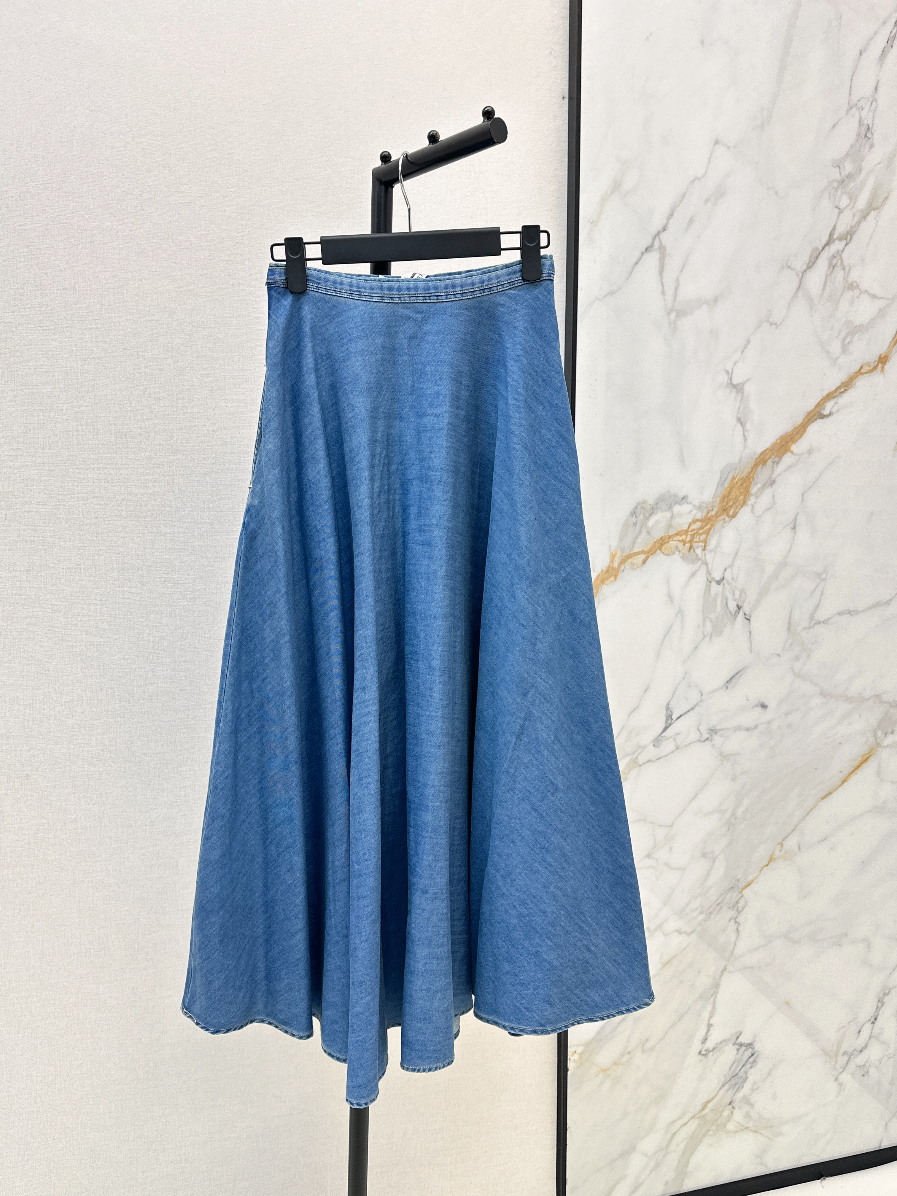 CD 26ss pleated denim skirt