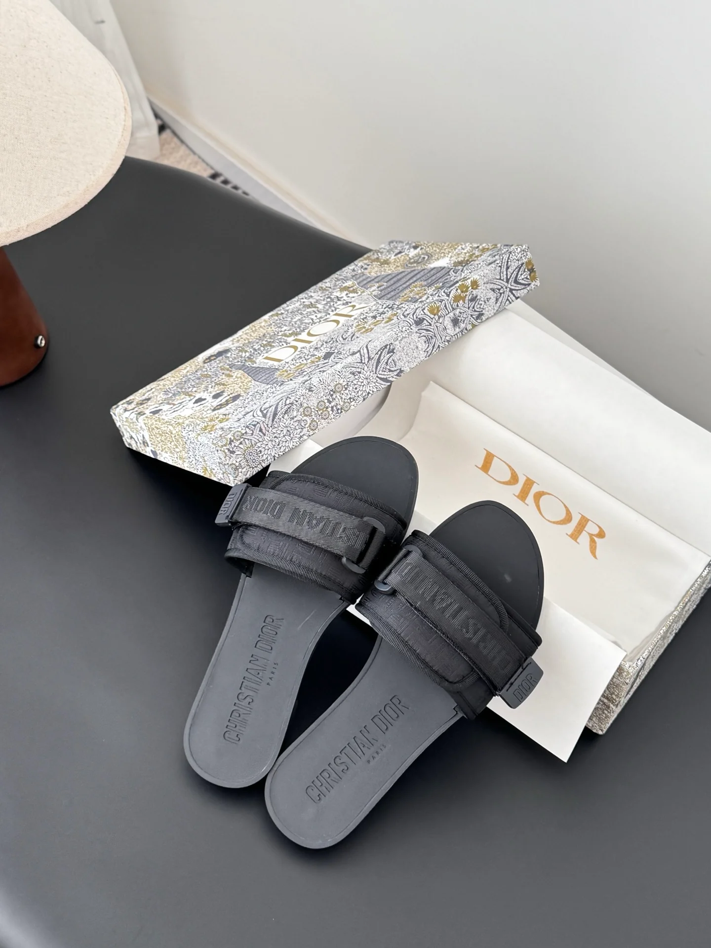 CD 25fw sandals
