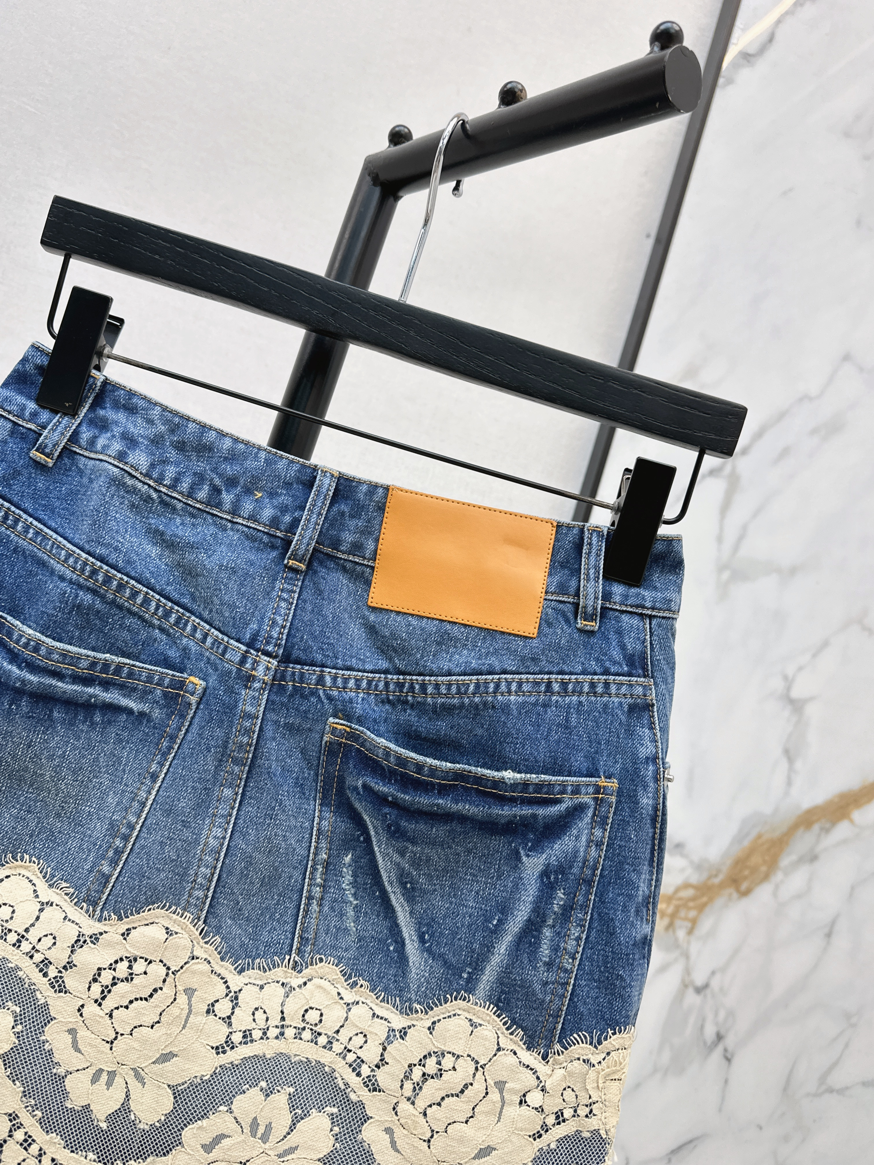 Dolc 26ss lace contract denim skirt
