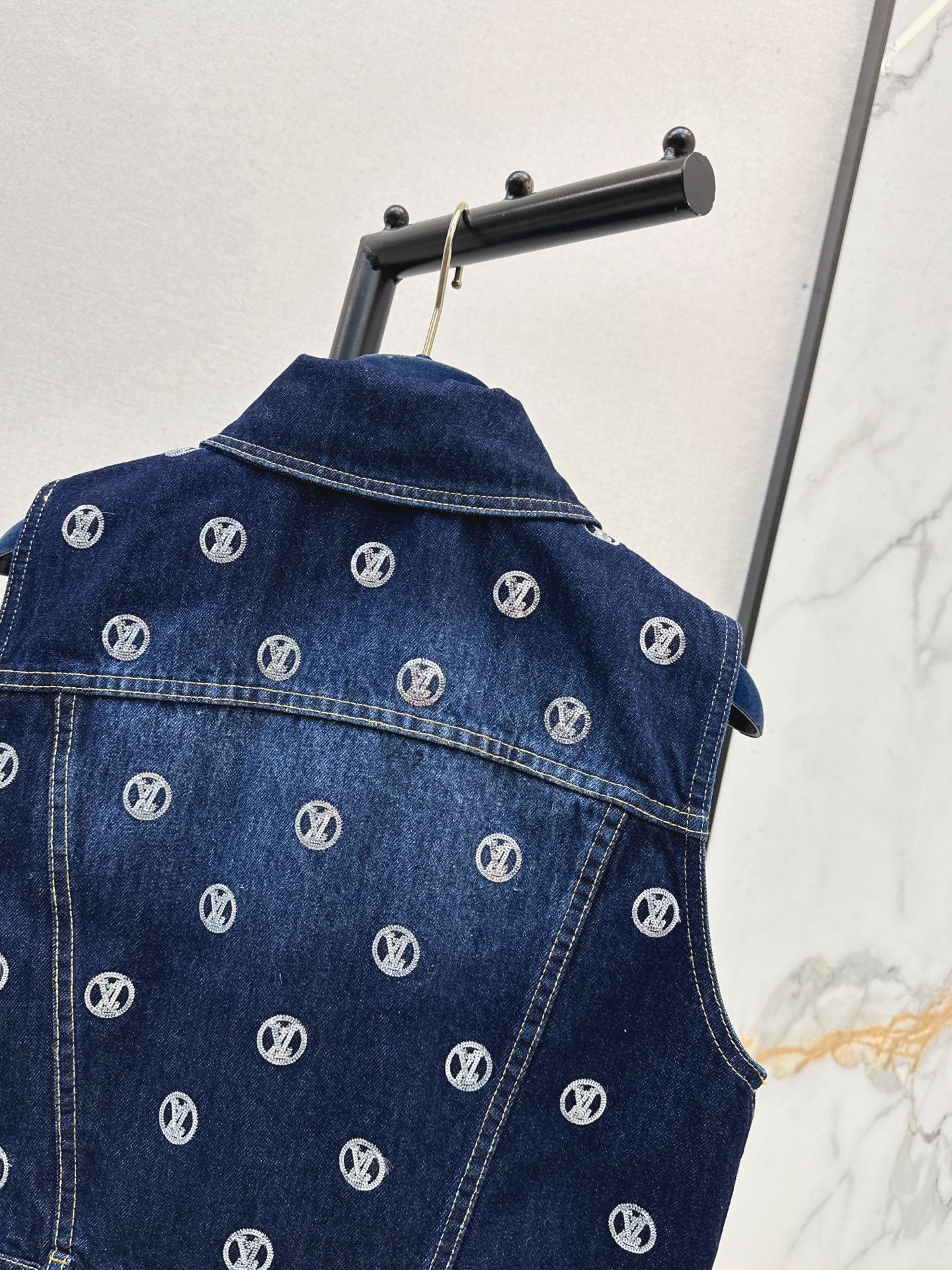 Louis 25fw embroidery denim vest