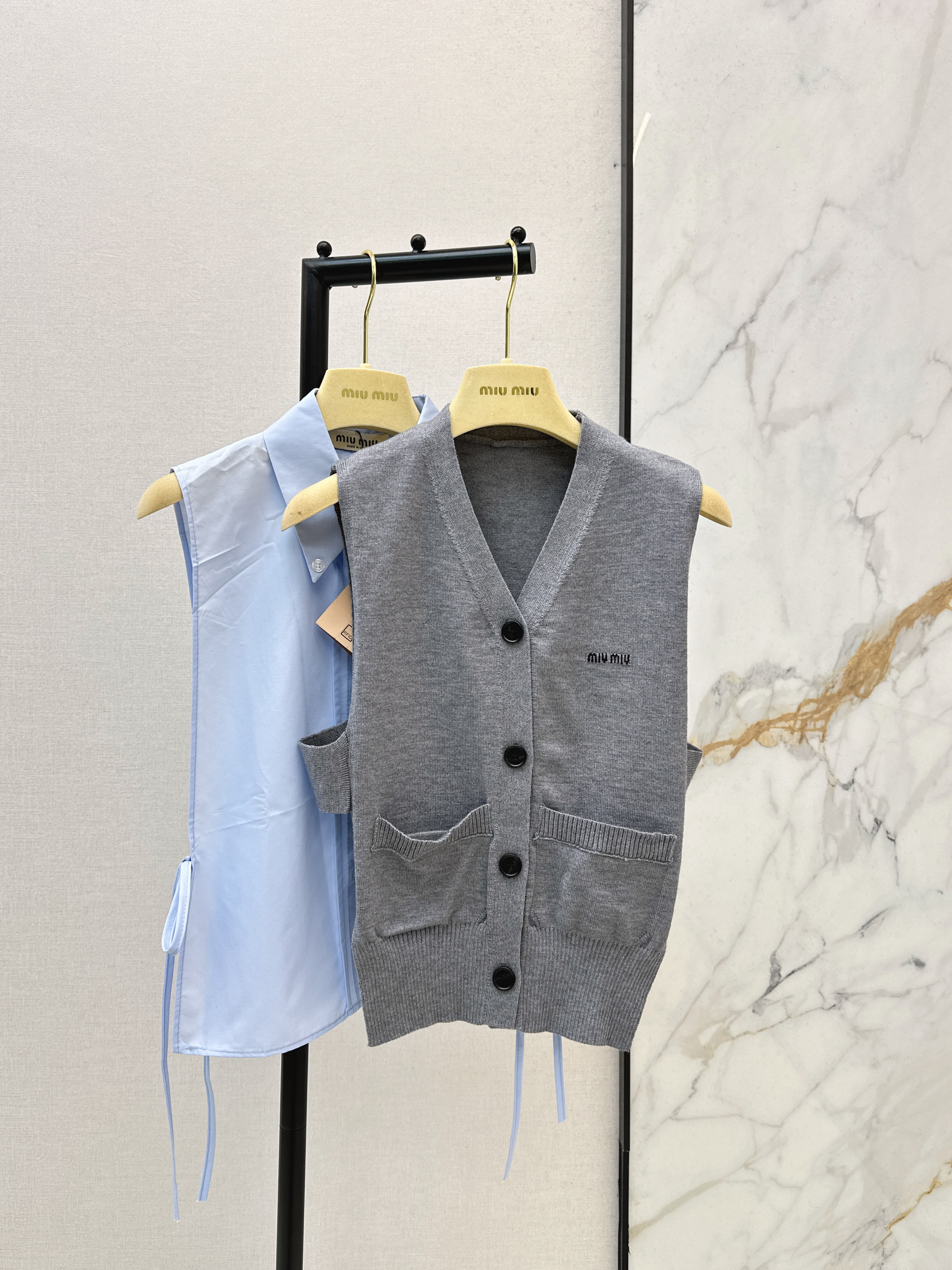 Miu 26ss knit vest sleeveless shirt set