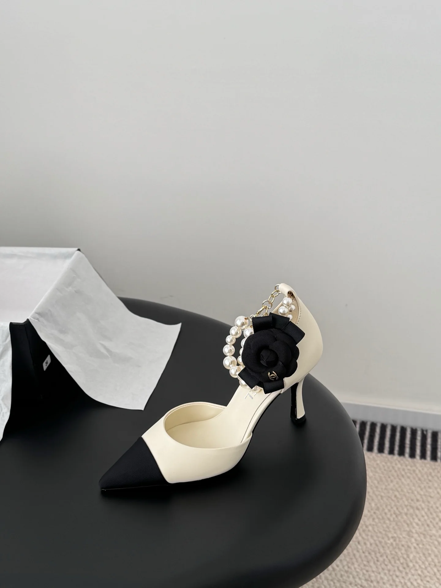 Chan 25fw pearl chain stilettos pumps