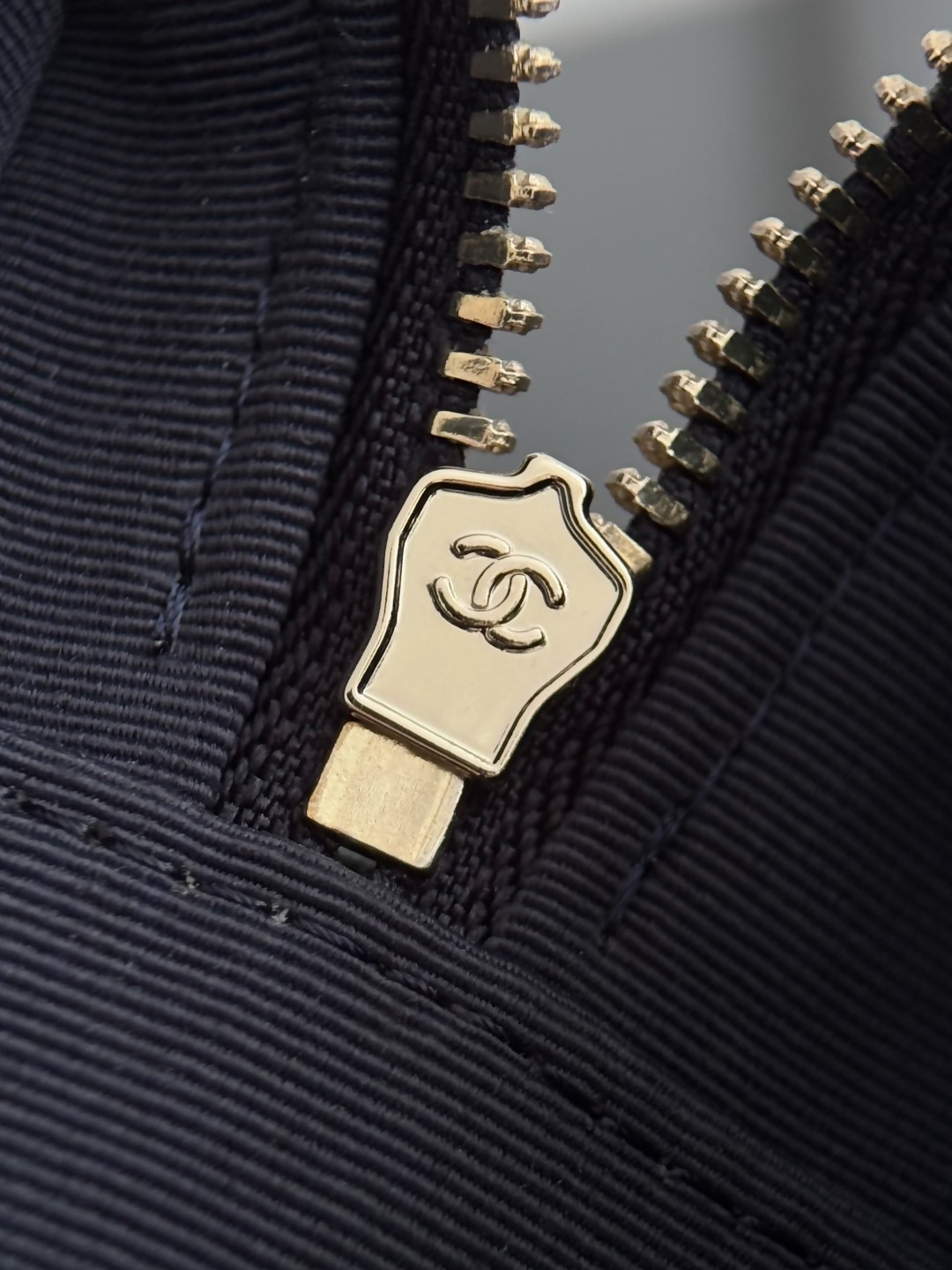 Chan 26P lp denim clutch with chain